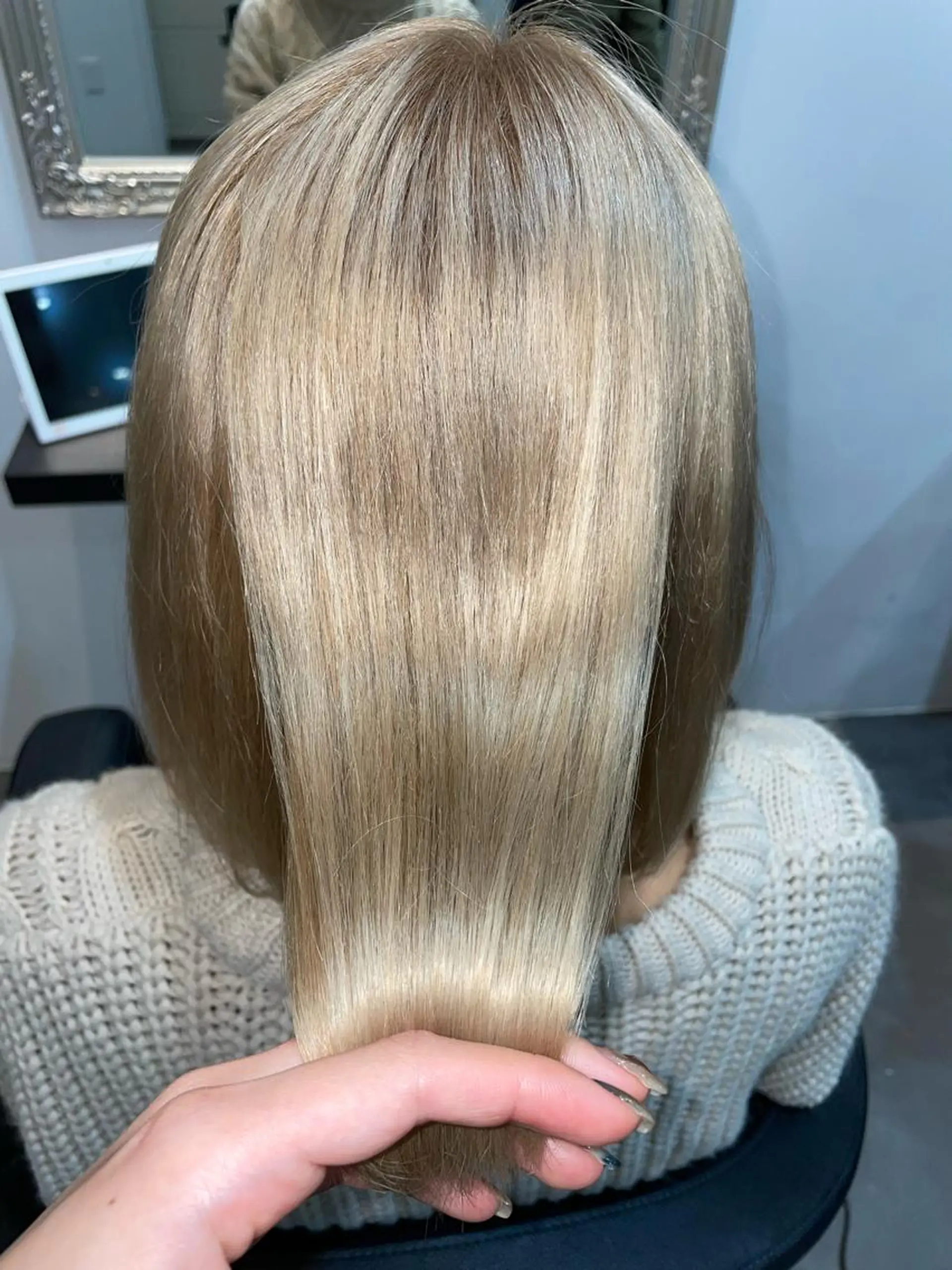 ショート カラー ブリーチ 髪質改善 トリートメント 小倉 愛里のヘアスタイル