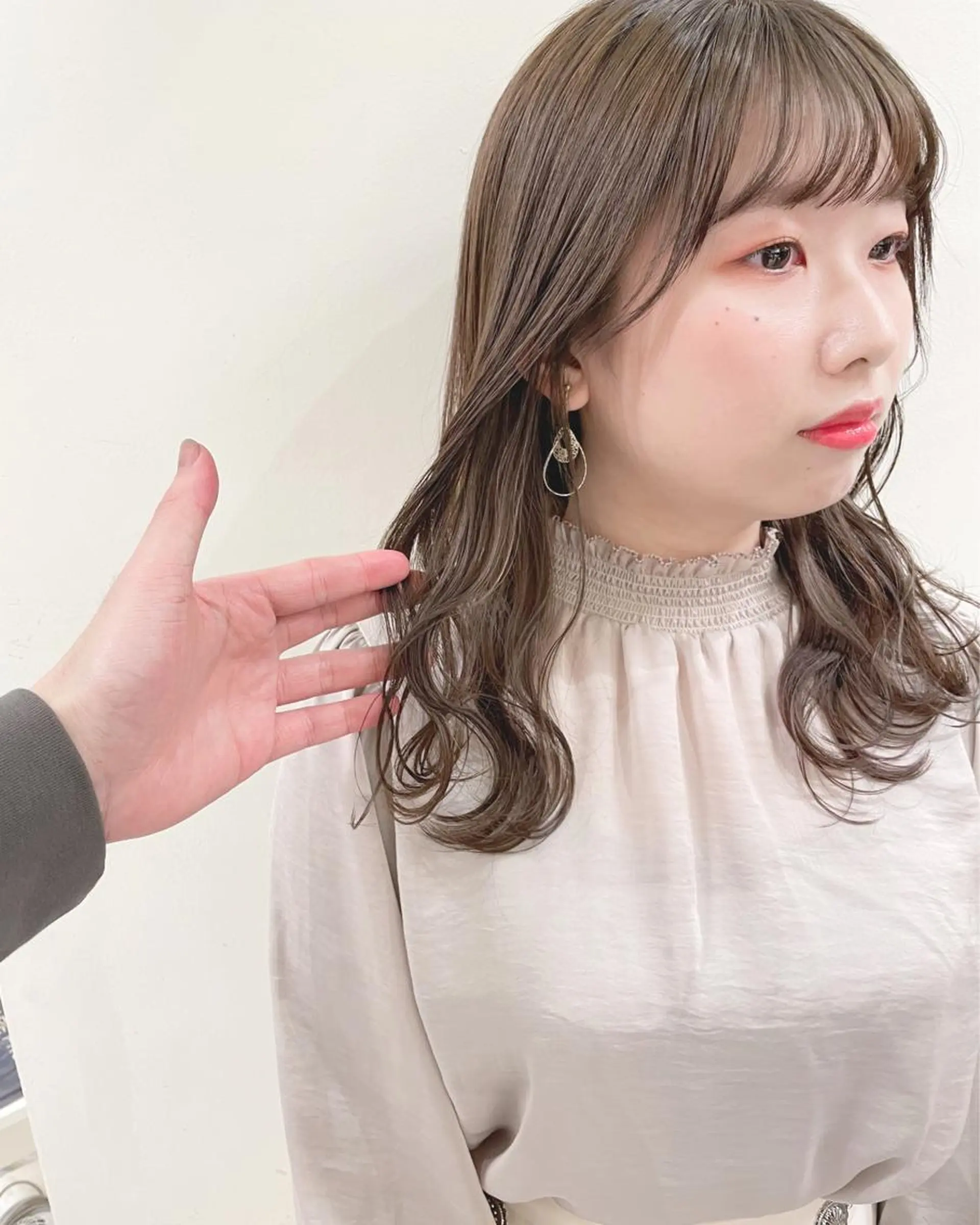 セミロング ぱつっとボブ 古家 佑真のヘアスタイル