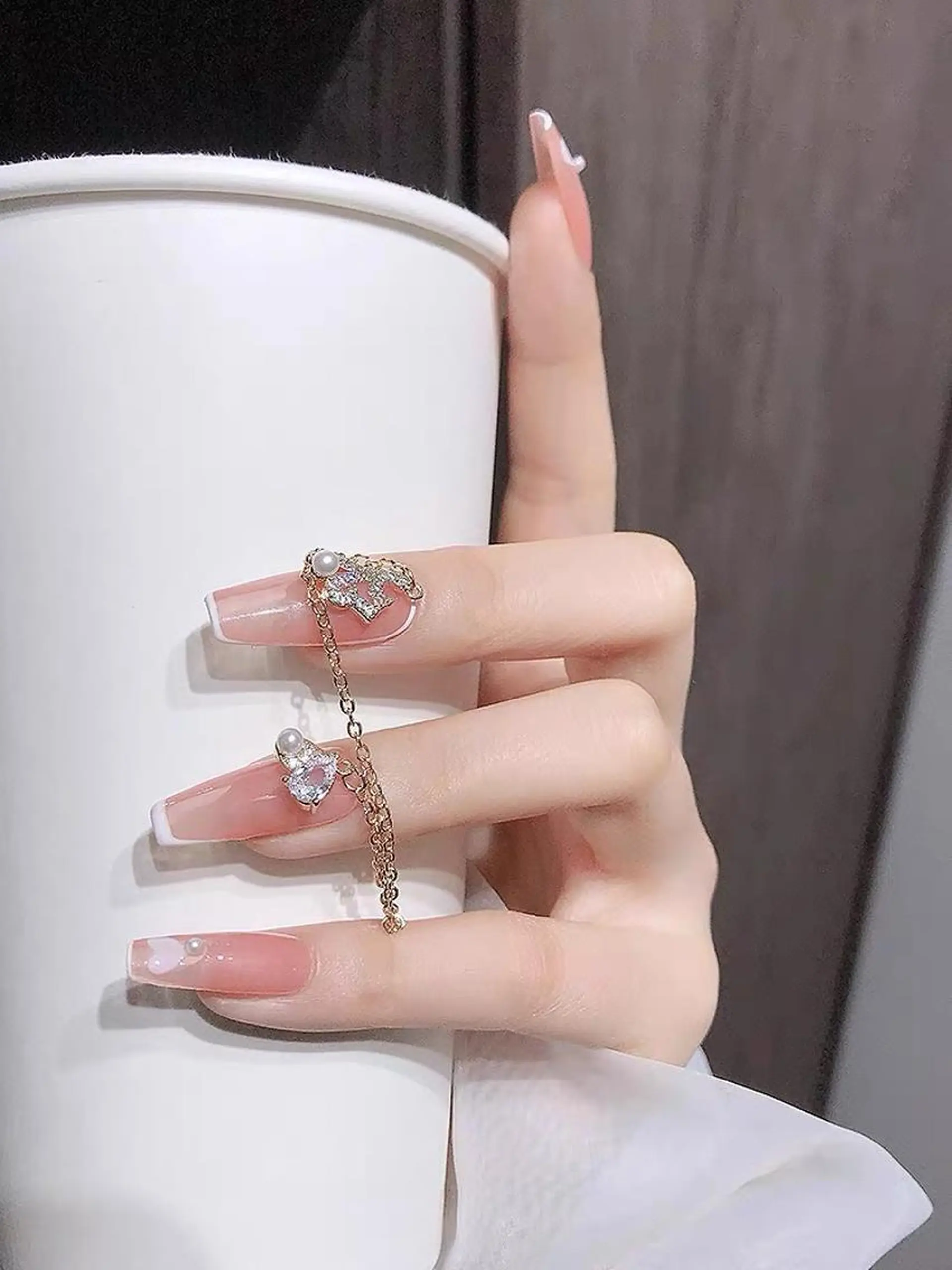 ネイル 大塚眉毛|ハンドケア |肌管理の眉毛・アイブロウイメージ