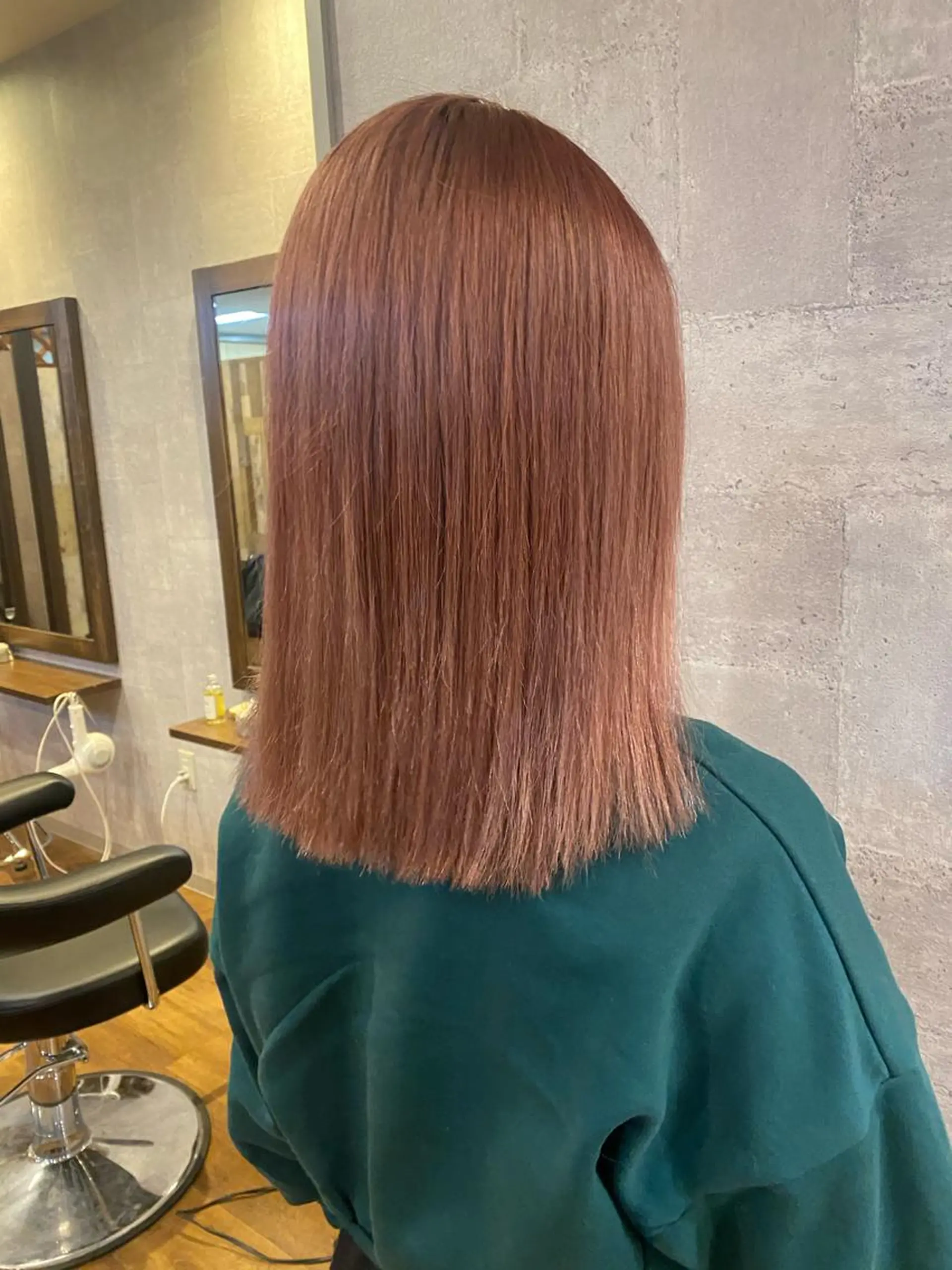 ミディアム Krass Kobe所属・鈴木 ルナのヘアスタイル