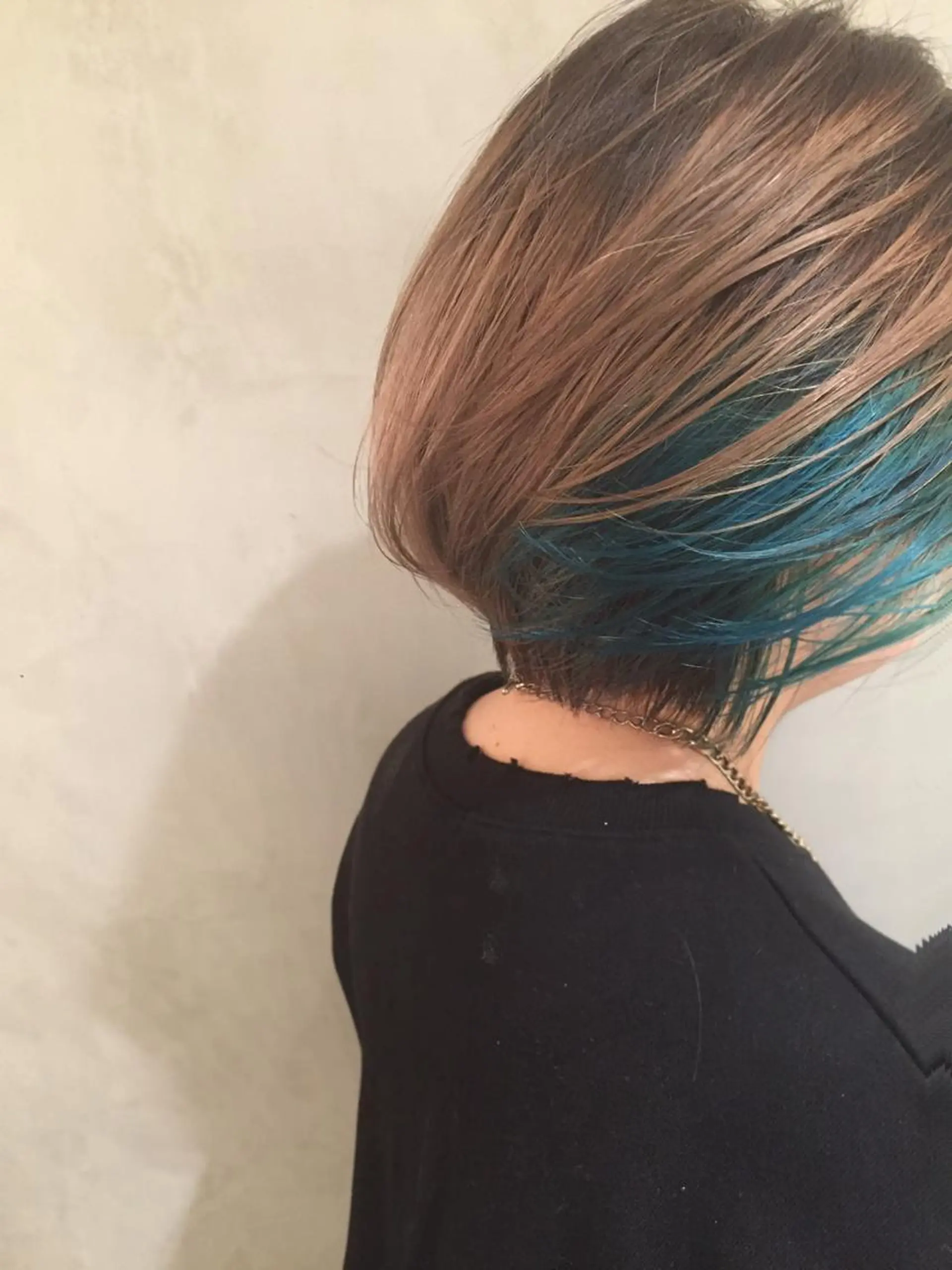ショート カラー ブルーカラー laughl所属・大西 直人のヘアスタイル