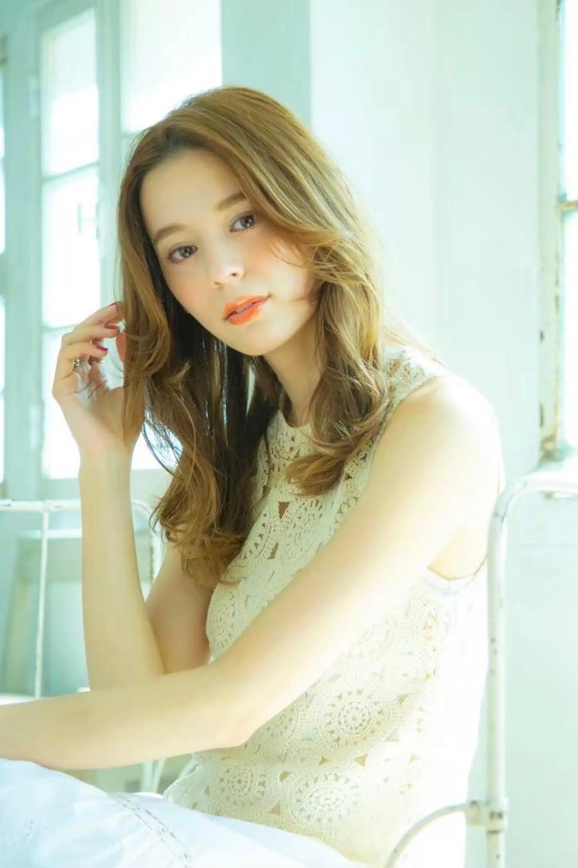 ロング カラー カット ヘアカラー トリートメント Akane レイヤー/艶カラーのヘアスタイル