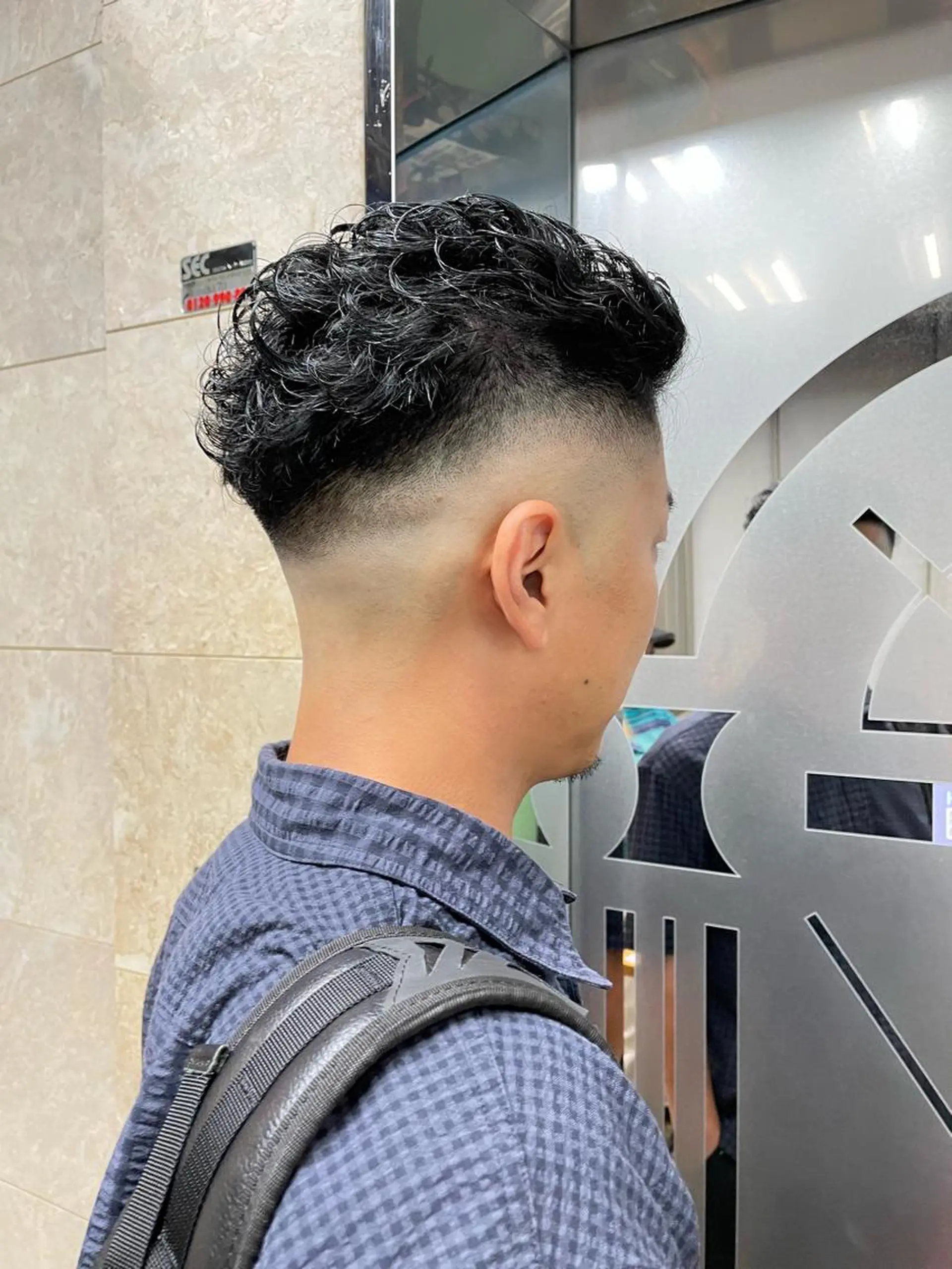 パーマ メンズ オールバック メンズパーマ Le'a所属・渋谷/フェード/ 國分 翔のヘアスタイル