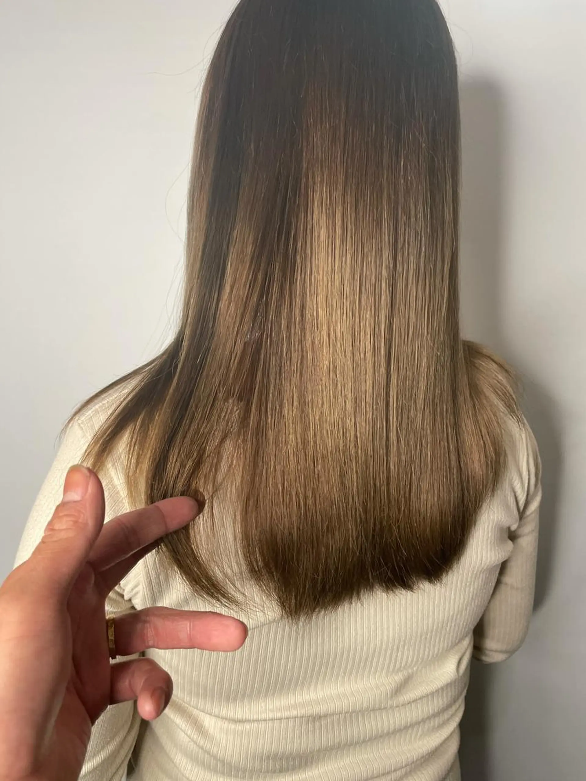 セミロング 髪質改善 カット 縮毛矯正 💇‍♀️ハイライト 玉谷　俊💇‍♂️のヘアスタイル