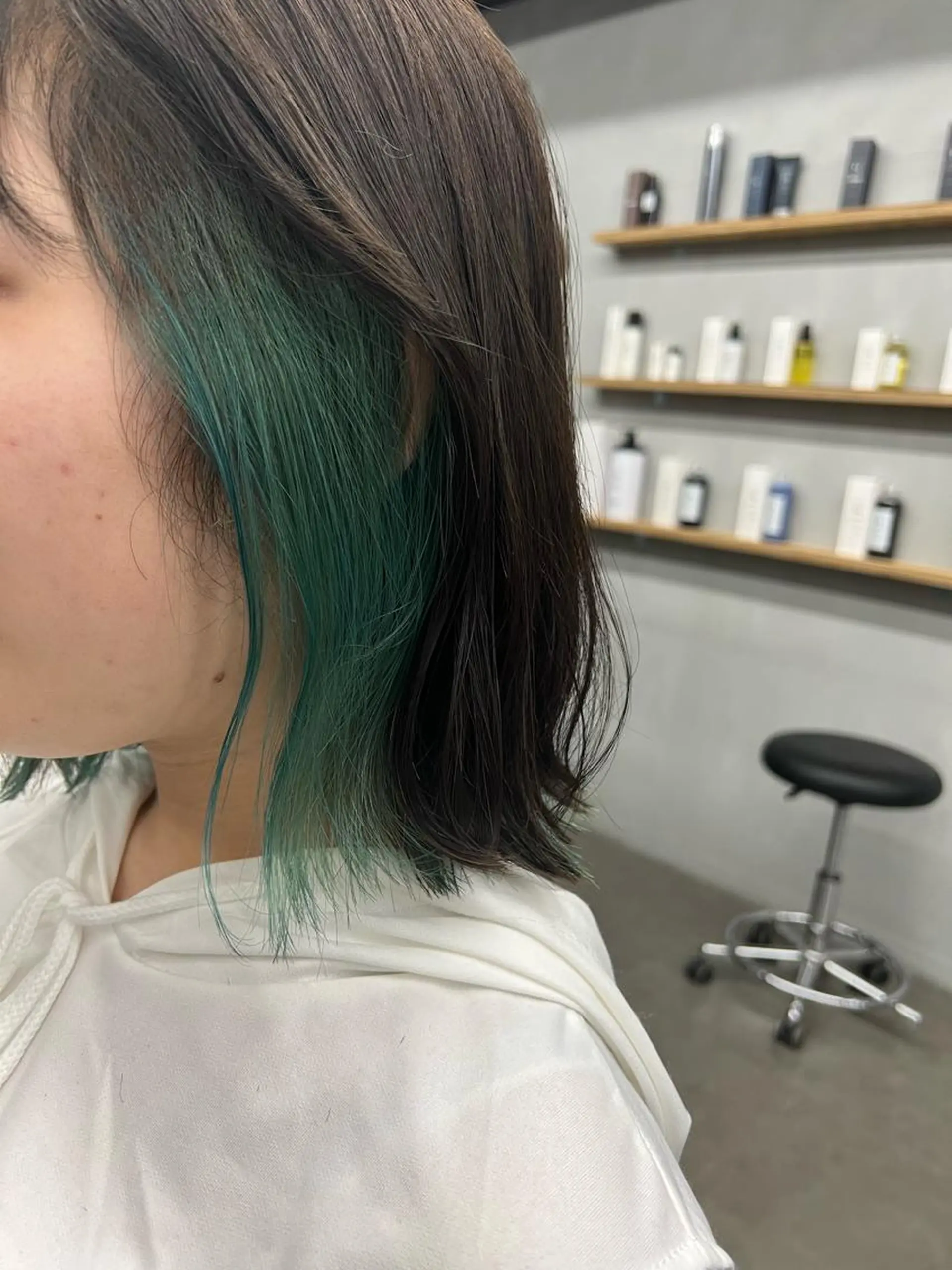 ショート カット ヘアカラー 亀田 泰生のヘアスタイル