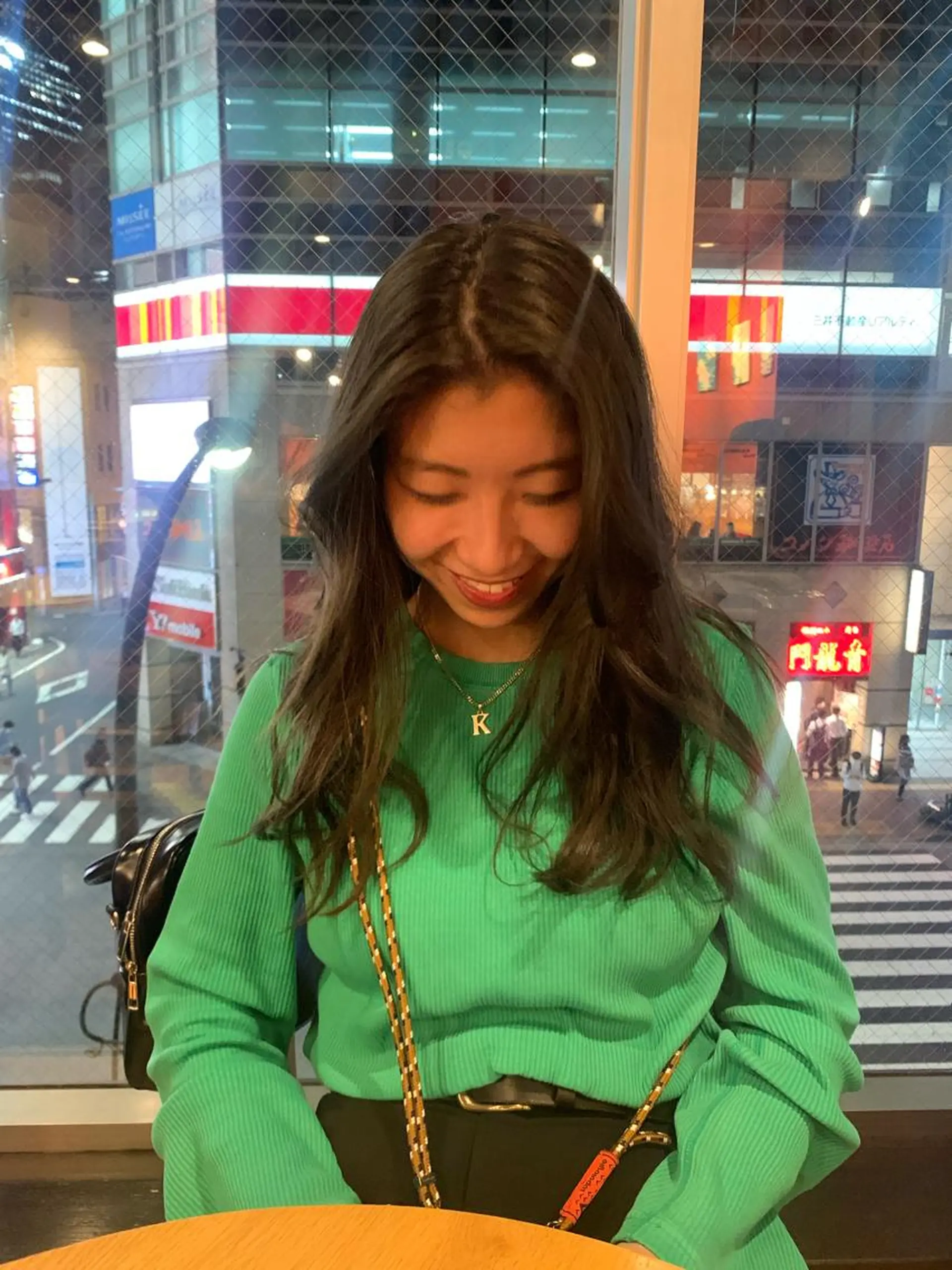 ロング カラー アッシュ 透明感カラー ヘアカラー 室岡 桃子のヘアスタイル