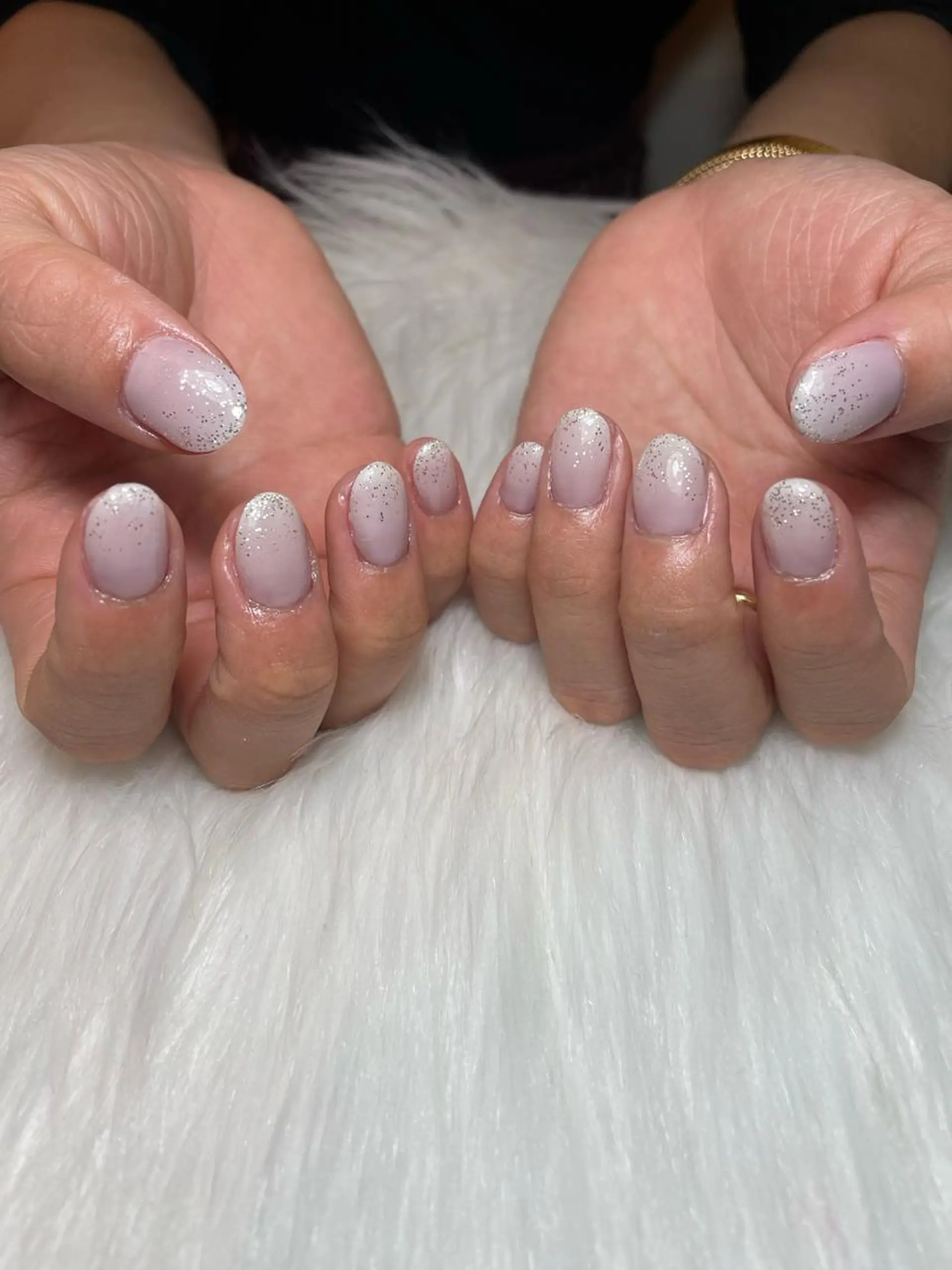 ネイル グラデーション 大袋駅東口徒歩2分 alivioのネイルデザイン