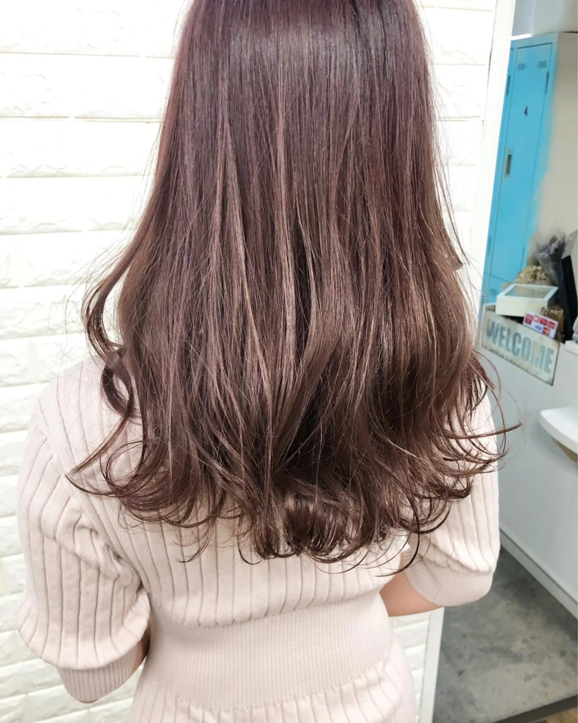 セミロング カラー ブリーチ ケアブリーチ ピンクカラー カット ヘアカラー トリートメント famille所属・famille ファミーユのヘアスタイル