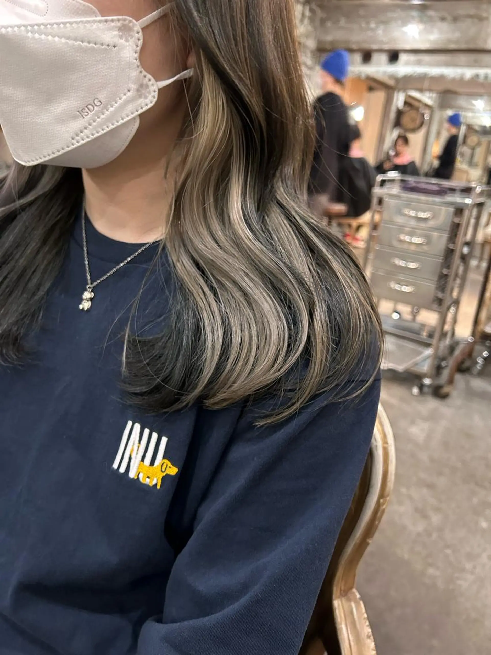 ミディアム カラー ヘアアレンジ グレージュ インナーカラー シルバー お任せヘア☘️☘️ 及川渚のヘアスタイル