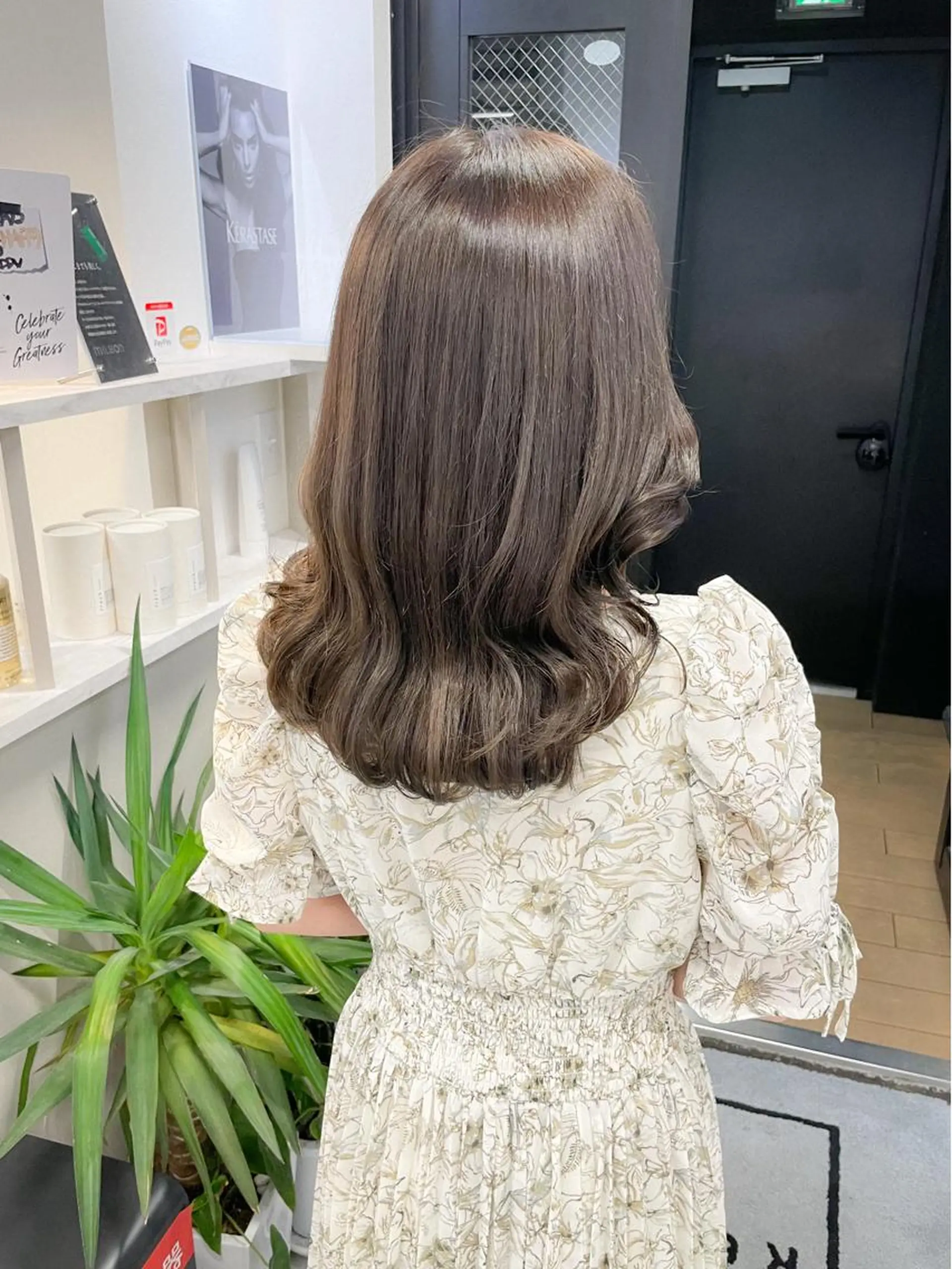 セミロング カラー ヘアアレンジ autre所属・大久保 ひでなりのヘアスタイル