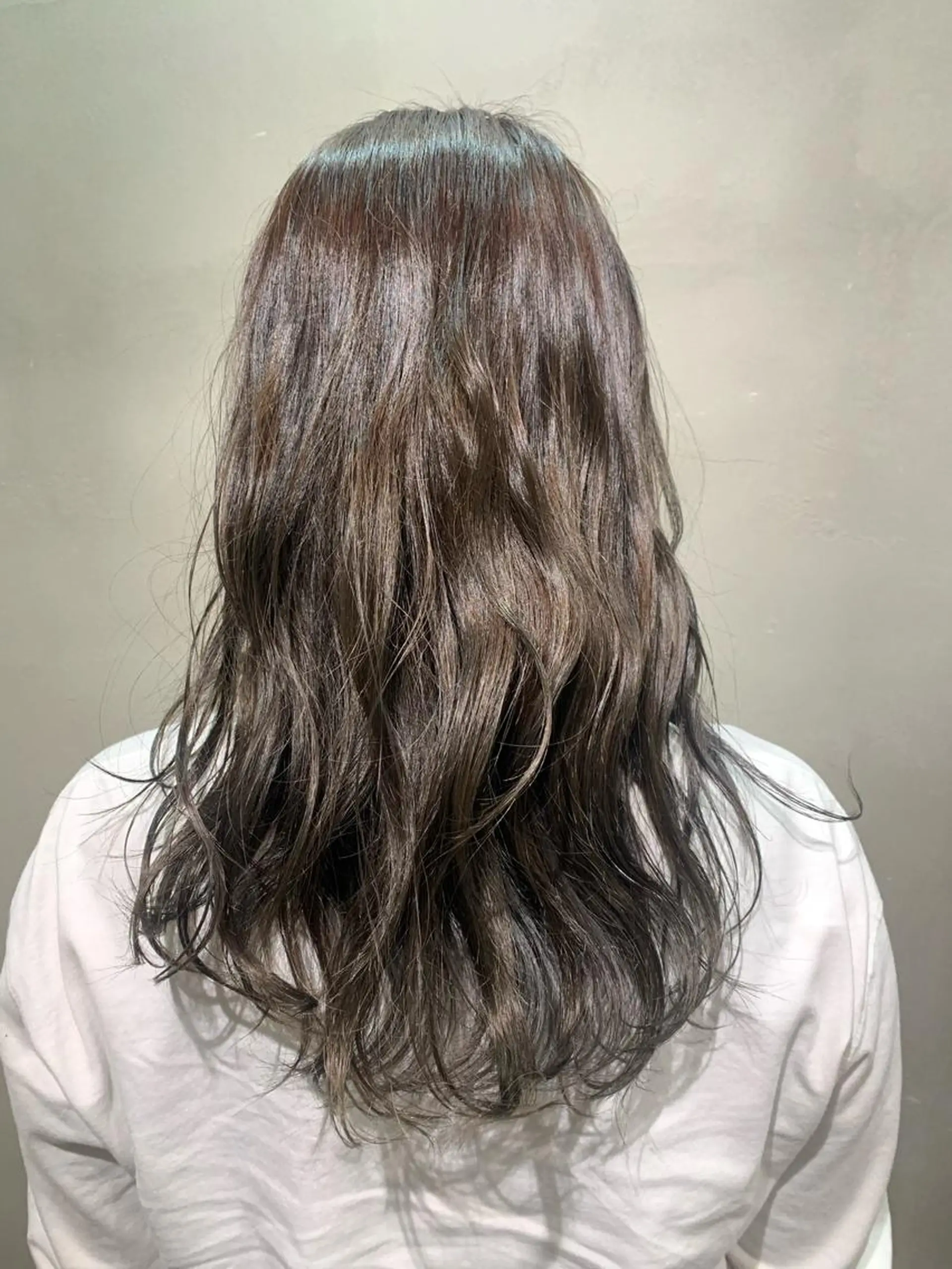 ロング カラー ブリーチ グレージュ ブリーチなしカラー オリーブグレージュ オリーブグレー mono.所属・南茨/ヘッドスパ /カット/momoのヘアスタイル