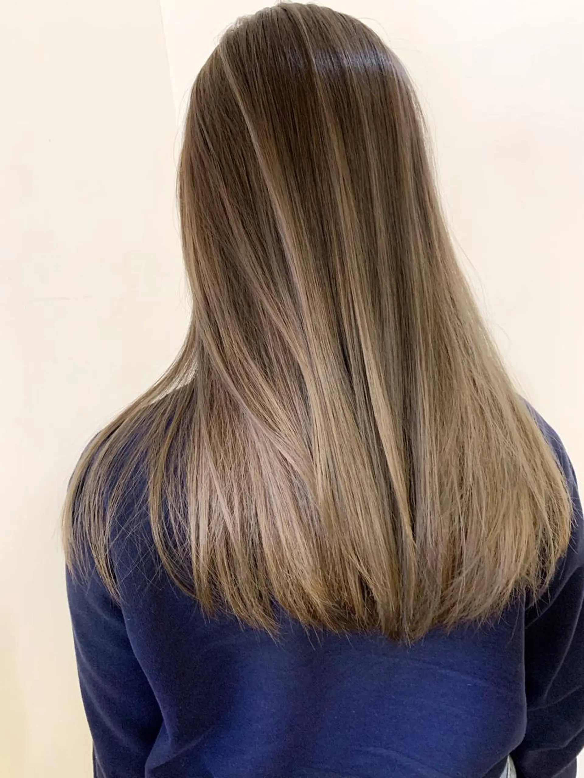 ロング レイヤーカット 可児 令路のヘアスタイル