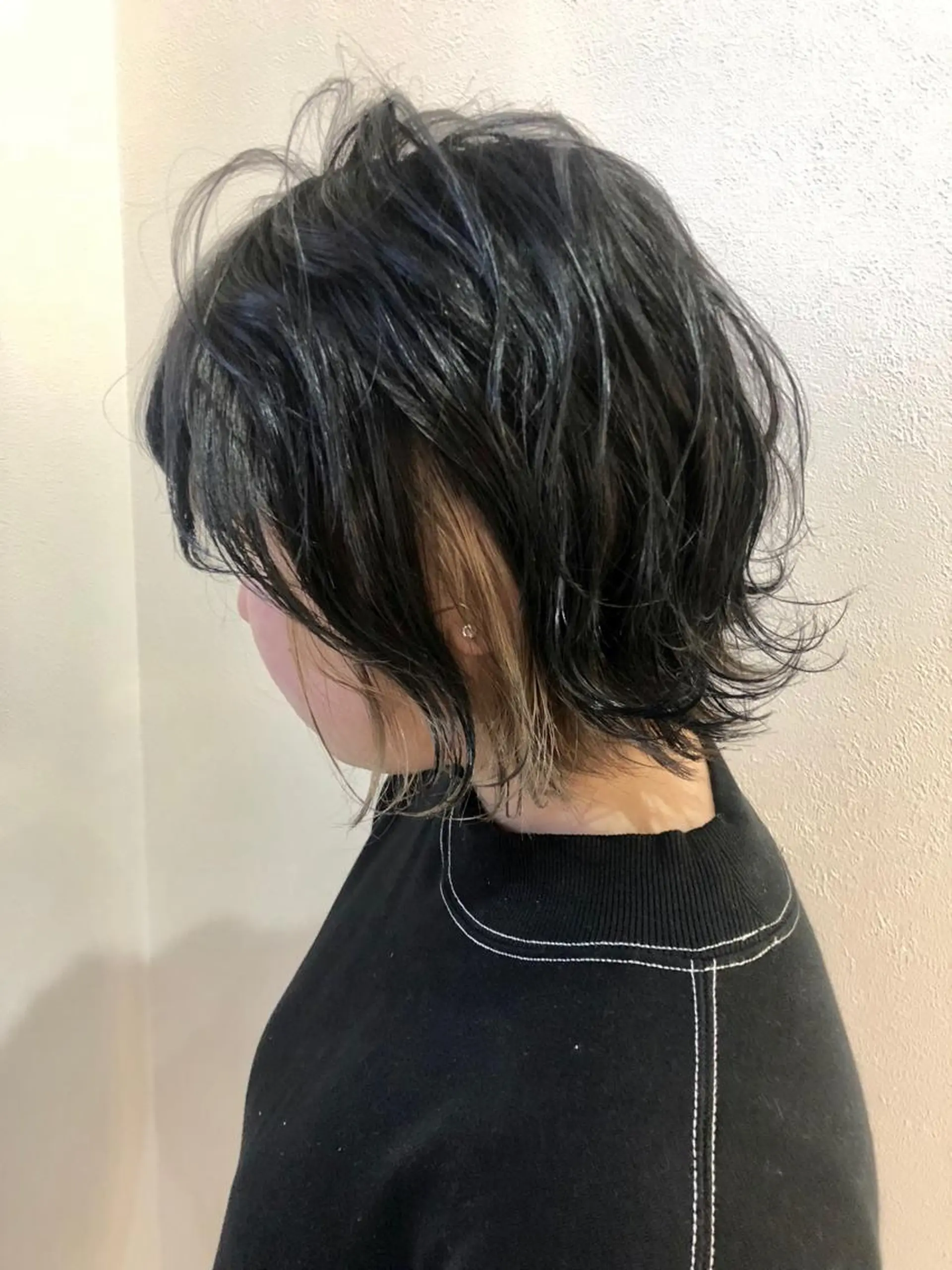 ミディアム カラー ベージュカラー インナーカラー ミルクティーベージュ 岩田 萌那のヘアスタイル