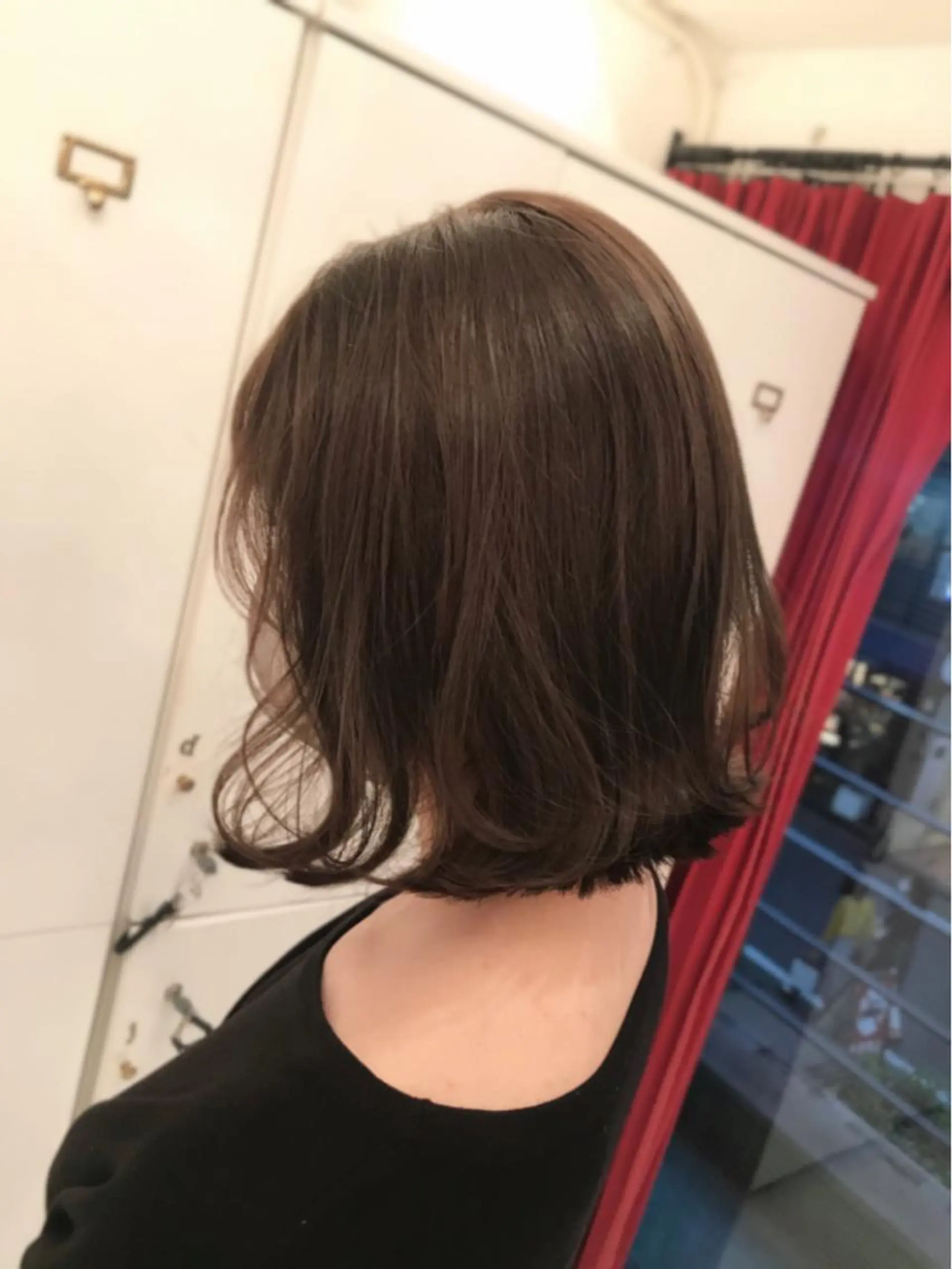 ショート カラー BEBE所属・ブリーチなし 透明感カラーKANAのヘアスタイル