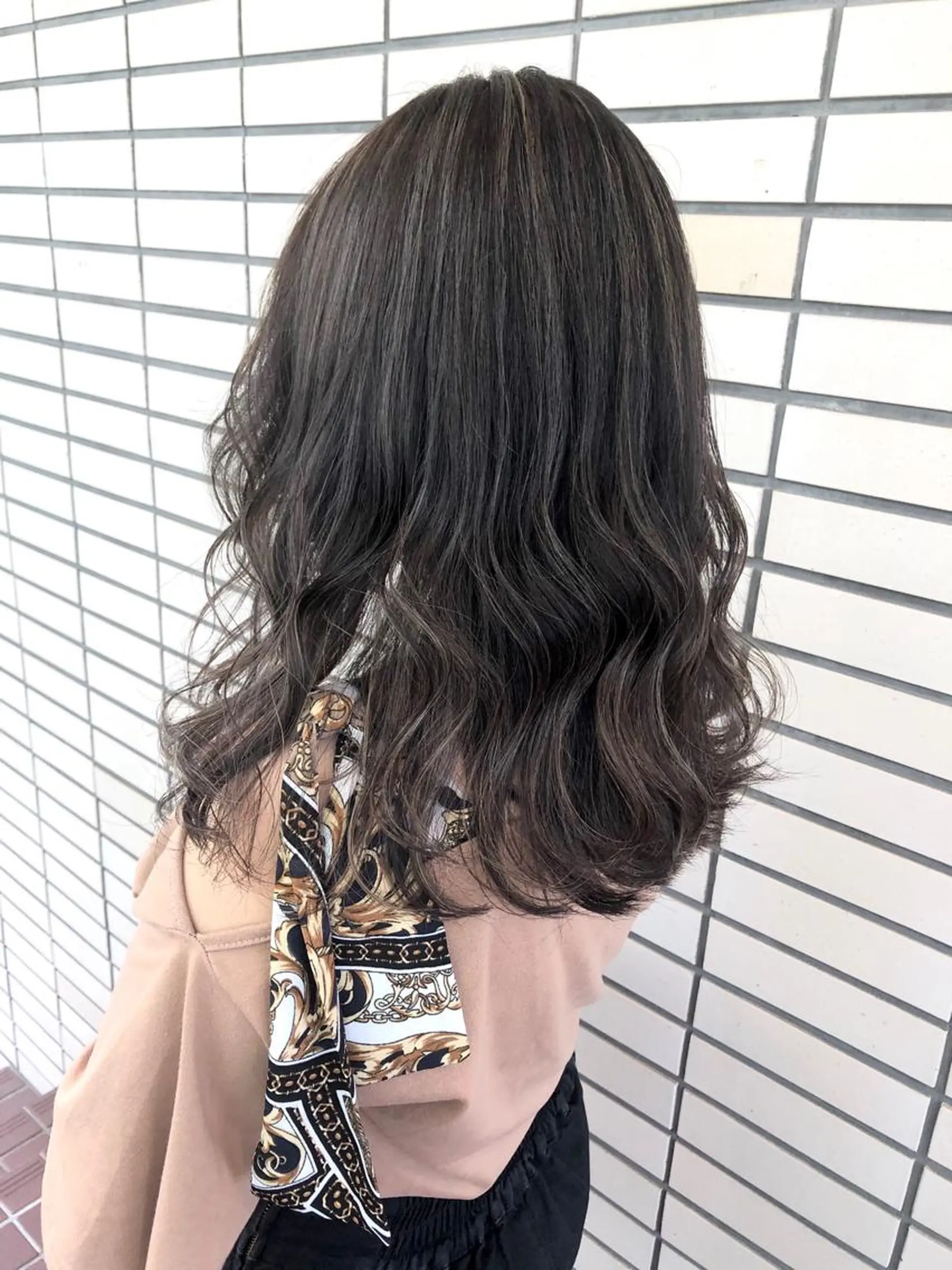 セミロング カラー ハイライトカラー ハイライト カット ヘアカラー トリートメント 2nd所属・🤍2nd🤍田所 美希のヘアスタイル