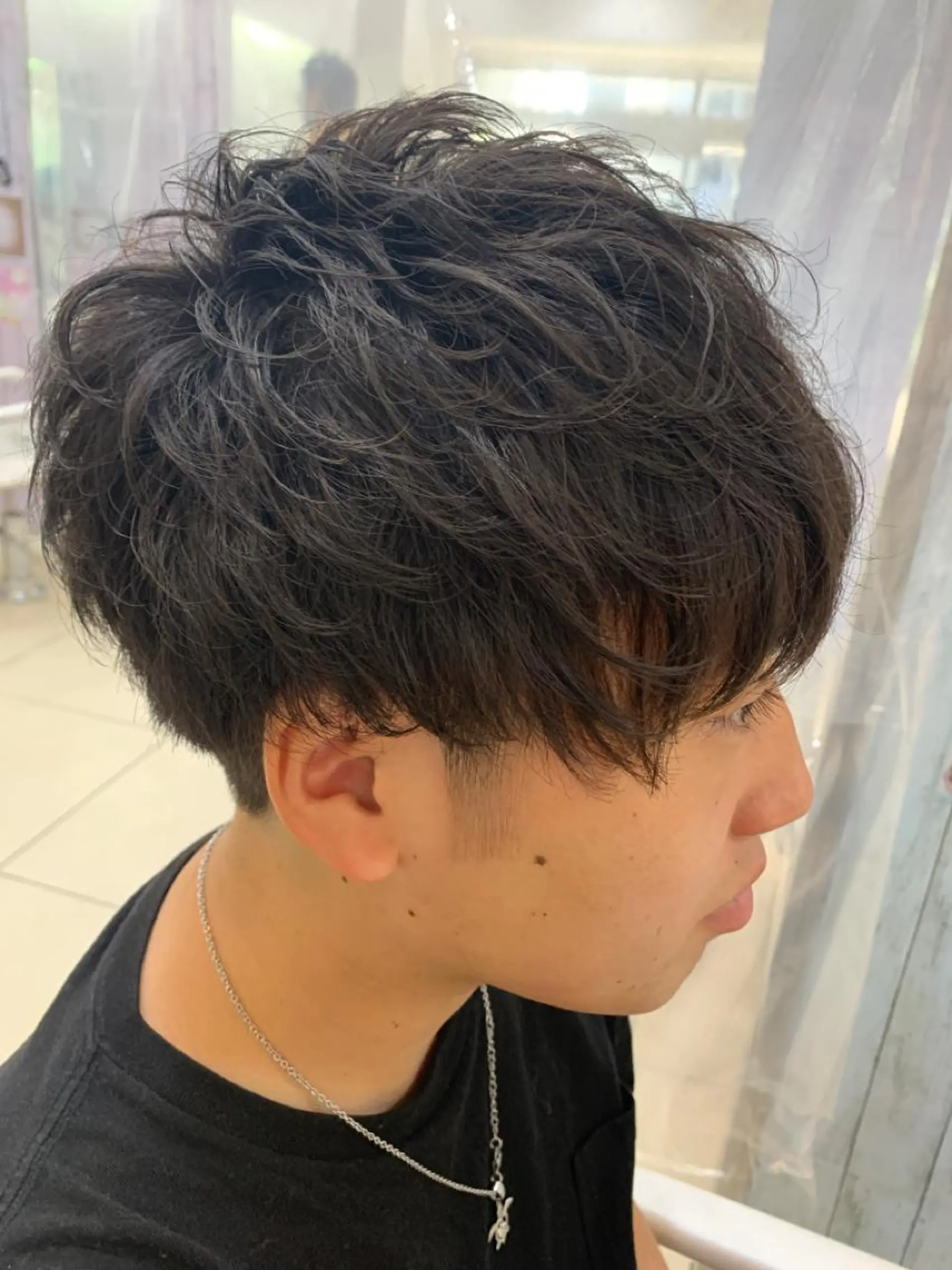 ショート パーマ メンズ マッシュ メンズパーマ カット パーマ カルマ・ニュアンス パーマ　須田龍世のヘアスタイル
