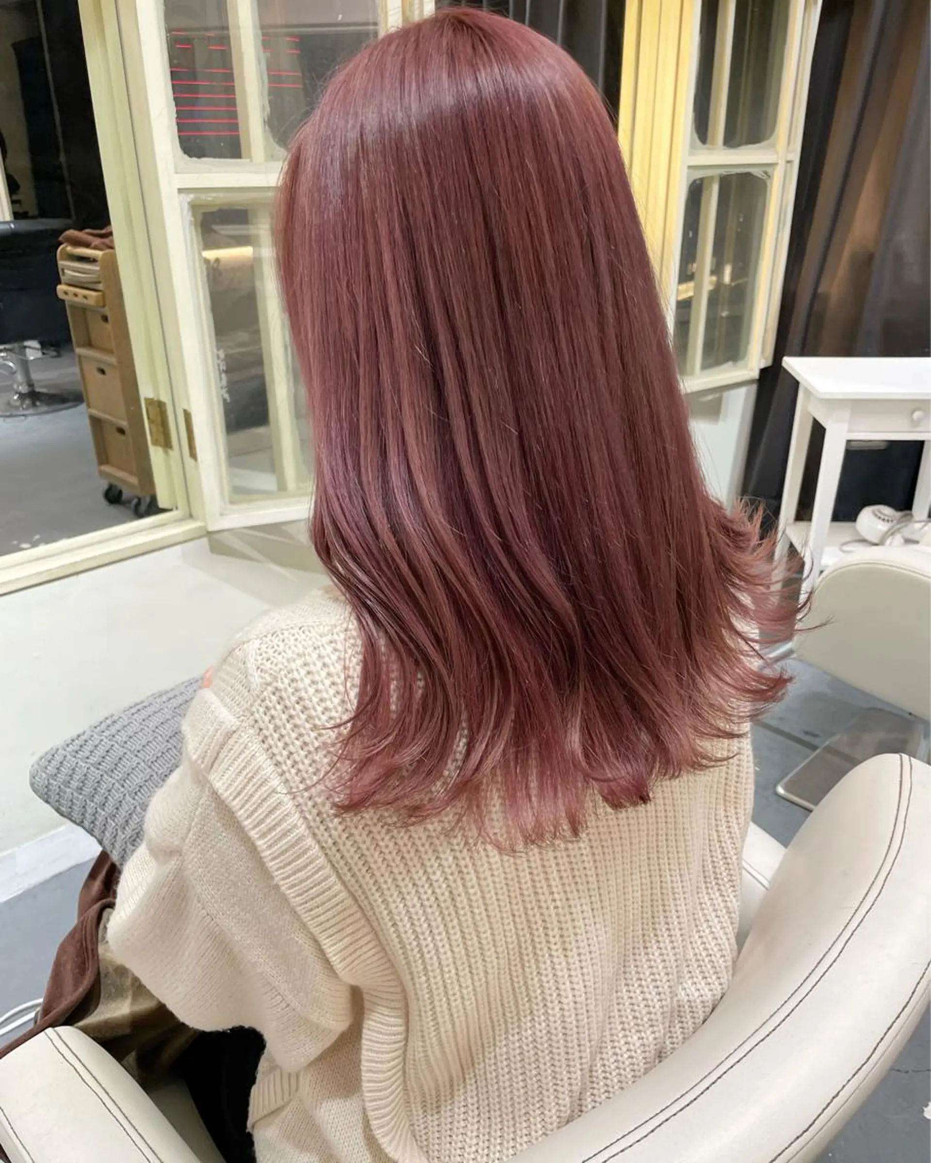 セミロング カラー ヘアカラー ぱつっとボブ 古家 佑真のヘアスタイル