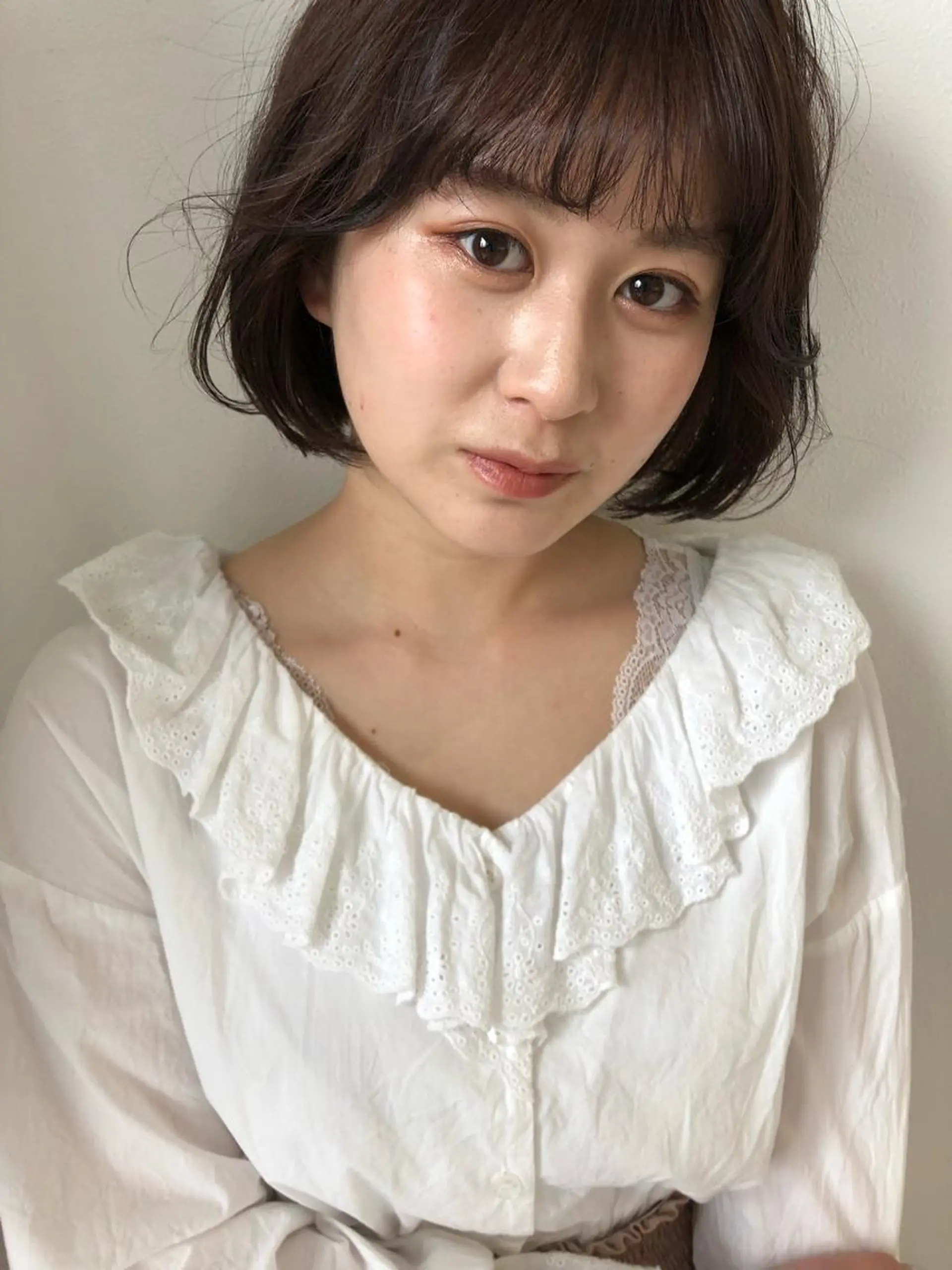 ショート カラー 岩田 萌那のヘアスタイル