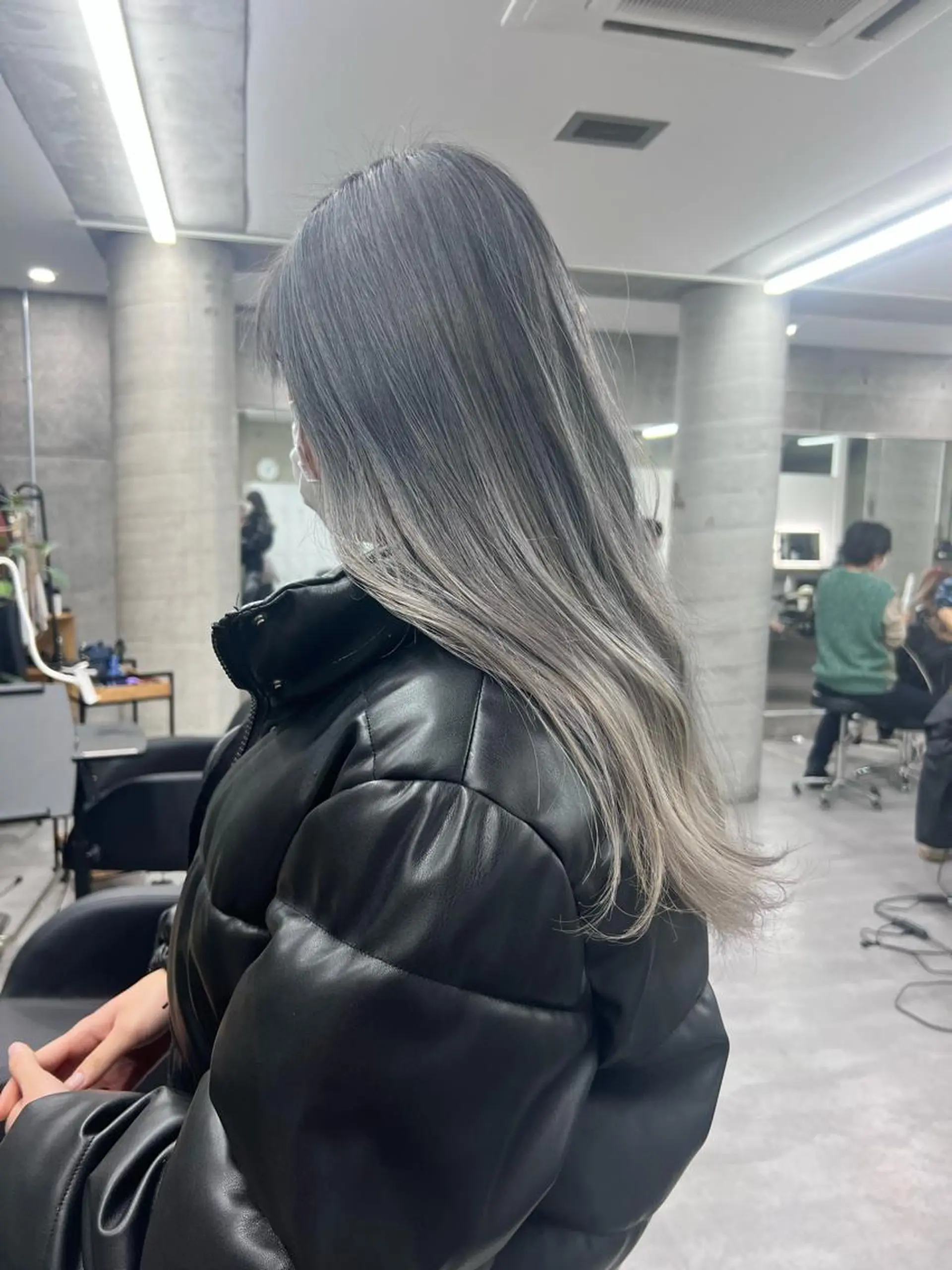 ロング ヘアカラー welring hair salon所属・azusa/心斎橋/ ハイトーンカラーのヘアスタイル