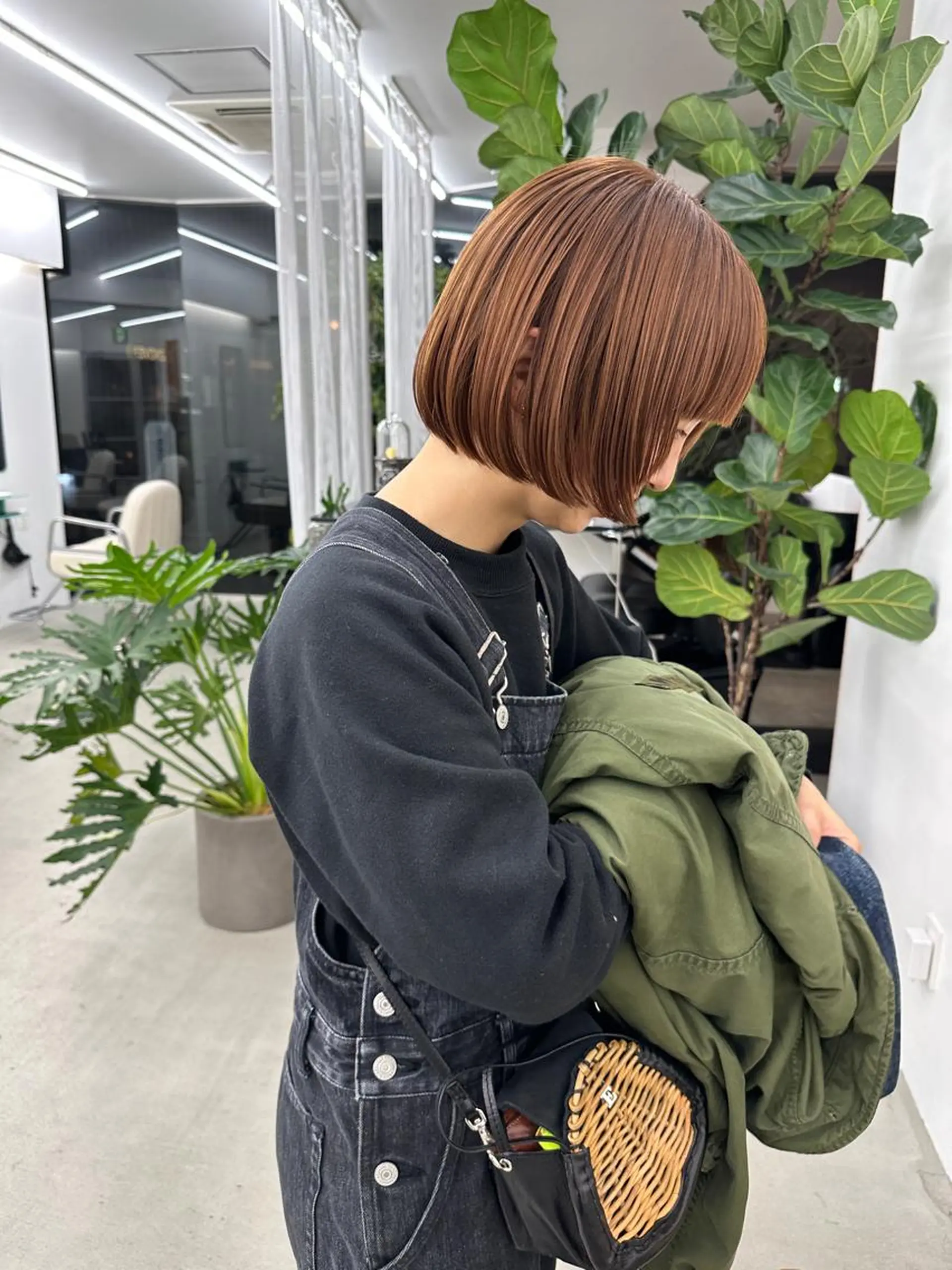 ショート カラー ベージュカラー ブリーチ ケアブリーチ オレンジ オレンジベージュ ヘアカラー トリートメント ボブ/レイヤー/ケア パーマ/リュウタのヘアスタイル