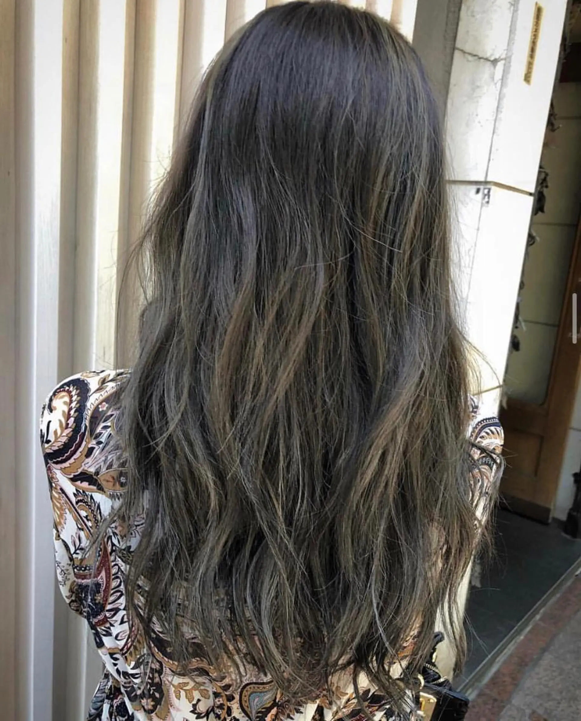 ロング ハイライト レイヤーカット salowin 原宿 aroa所属・韓国／ハッシュカット ／透明感カラー／金野のヘアスタイル