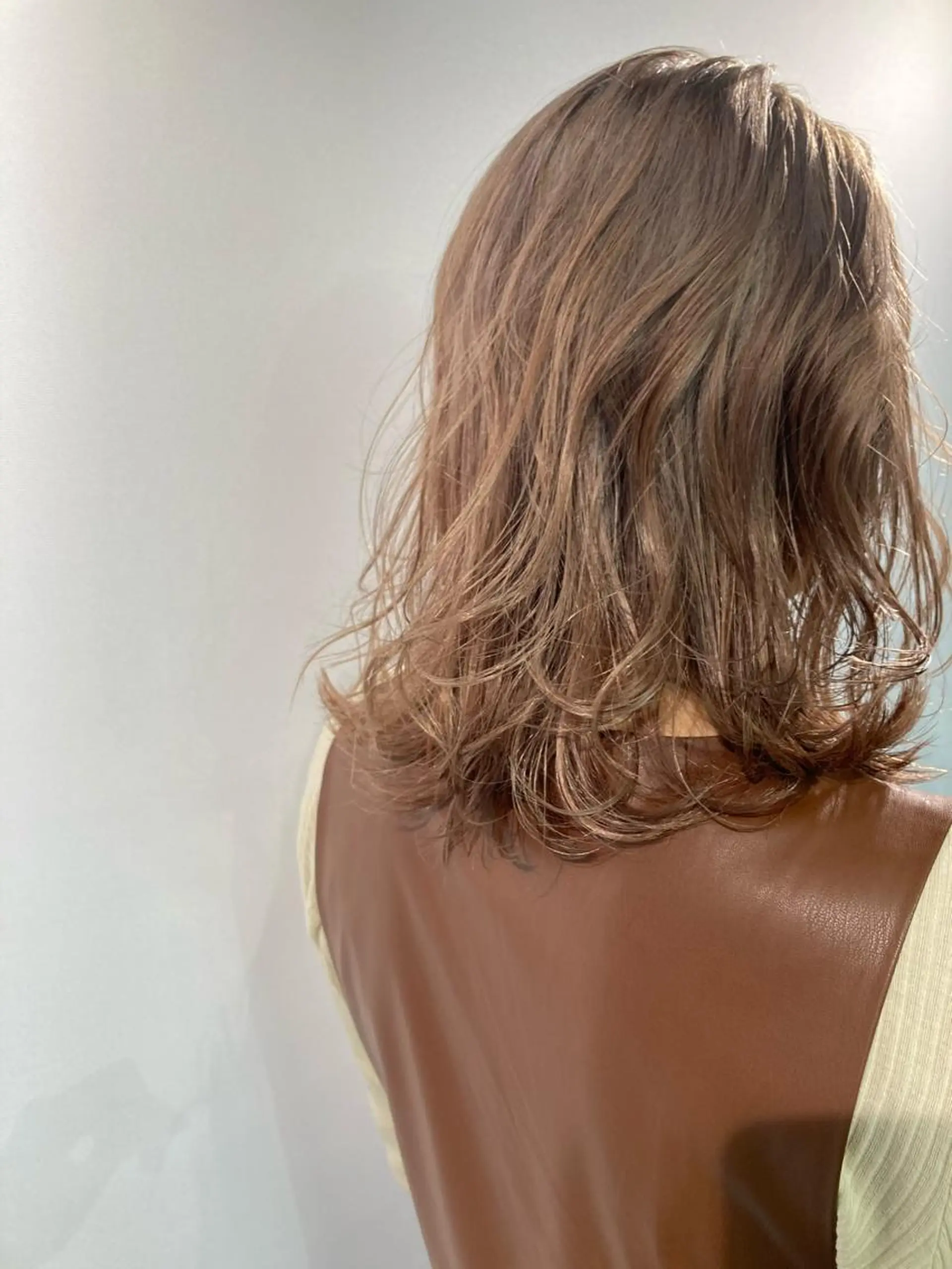 セミロング カラー ベージュカラー 佐伯 和佳のヘアスタイル