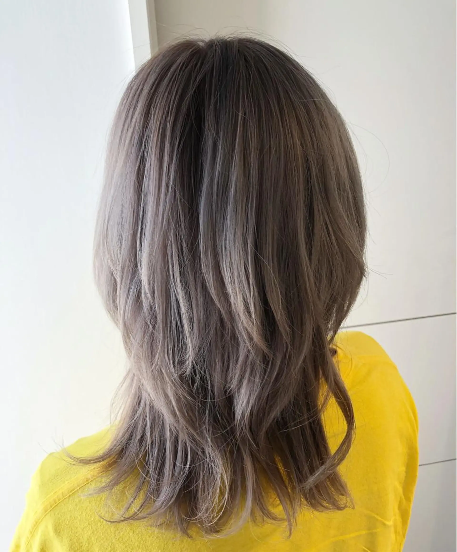 ミディアム カラー ブリーチ ウルフカット カット ヘアカラー Le/a谷町 野上幹太のヘアスタイル