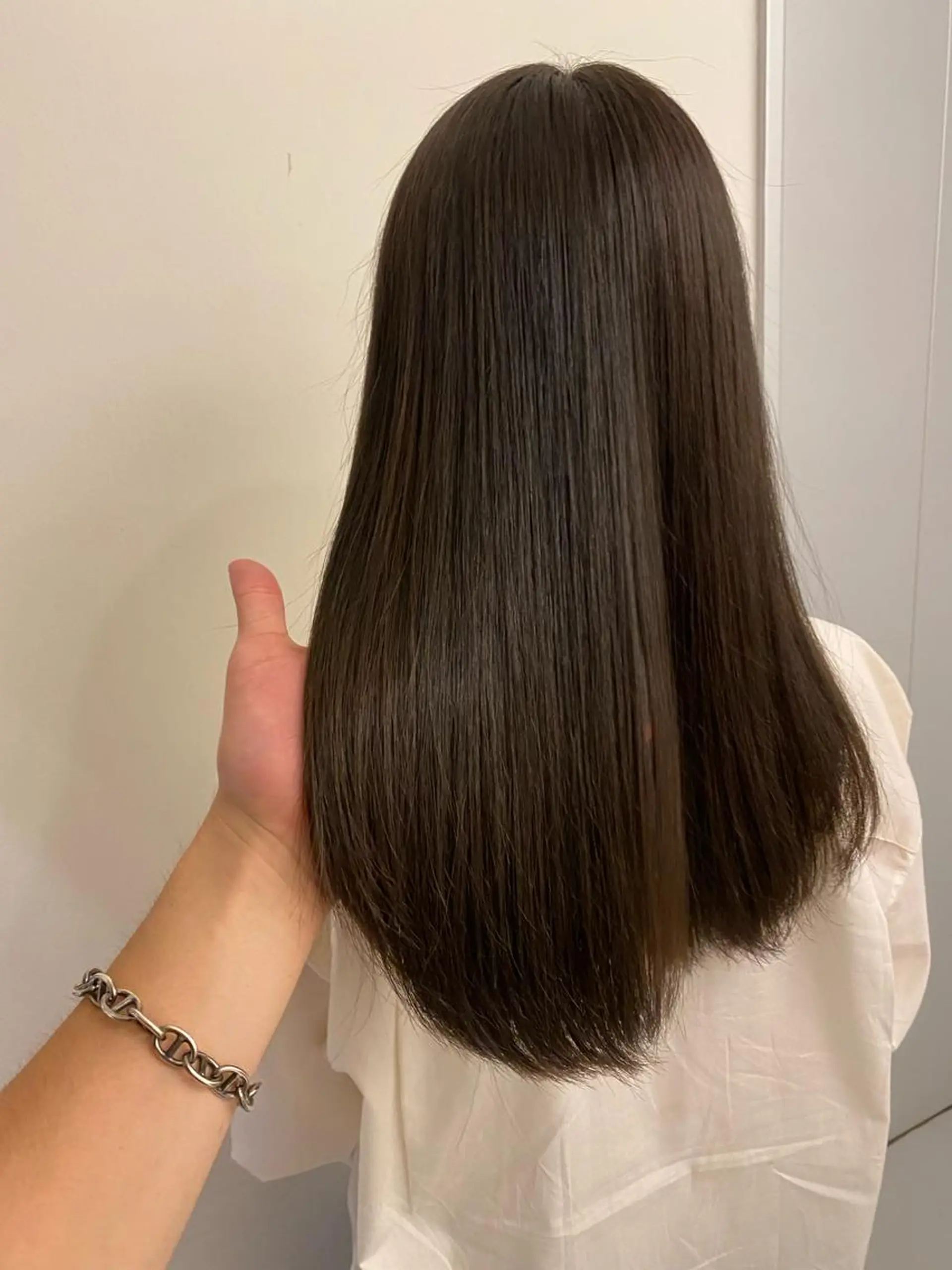ロング カラー オリーブグレー カット ヘアカラー トリートメント chobii表参道所属・吉田 光佑のヘアスタイル