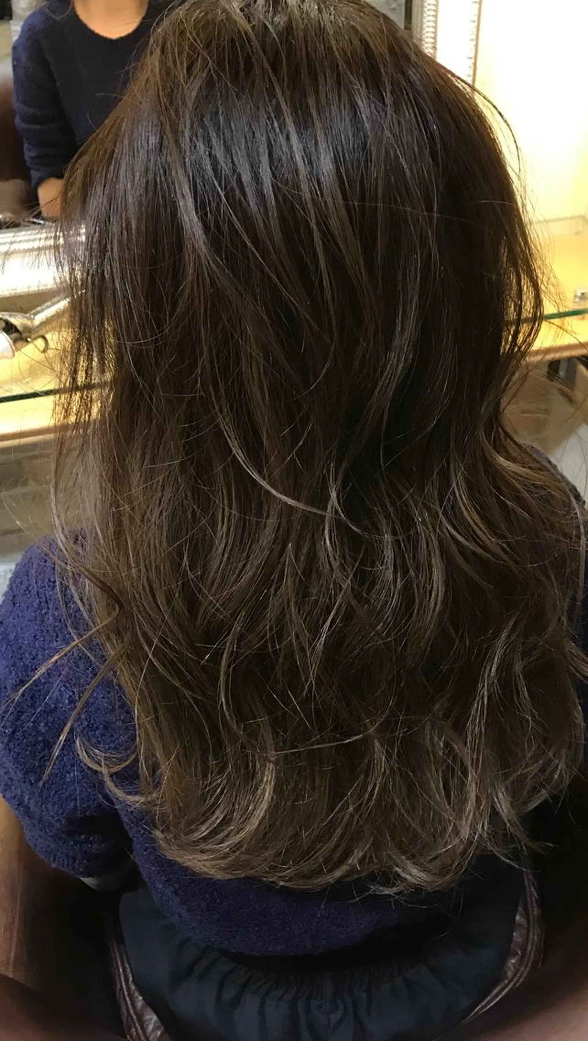 ロング カラー アッシュ ブルーカラー ブルーアッシュ ハイライトカラー ハイライト LOST CITY 横浜所属・🪐脱白髪染め 🪐松尾菜々美のヘアスタイル