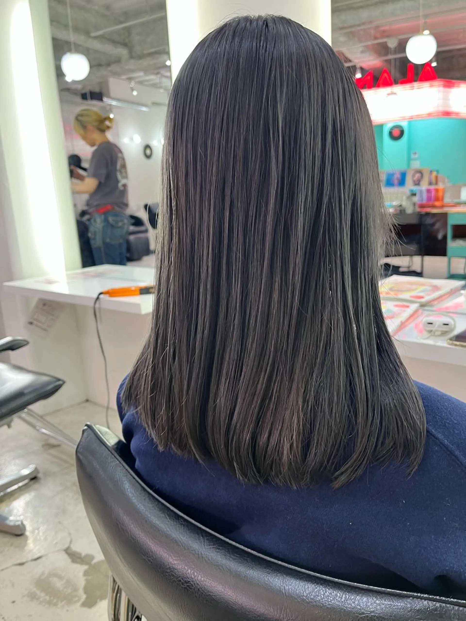 カラー 艶 ハイトーン✨ユキノのヘアスタイル