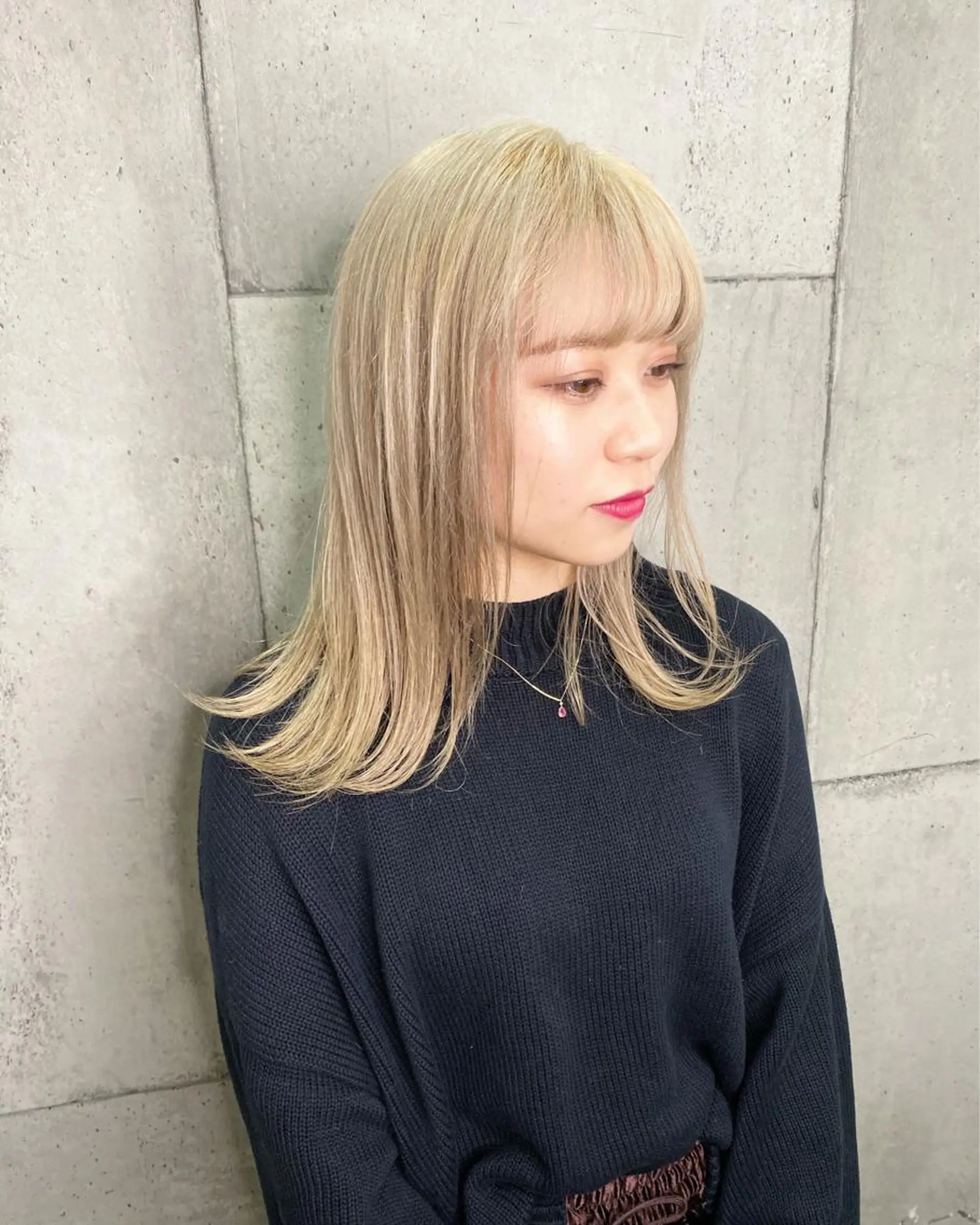 セミロング カラー ベージュカラー ブリーチ hair  space Atoz所属・東 寛道のヘアスタイル