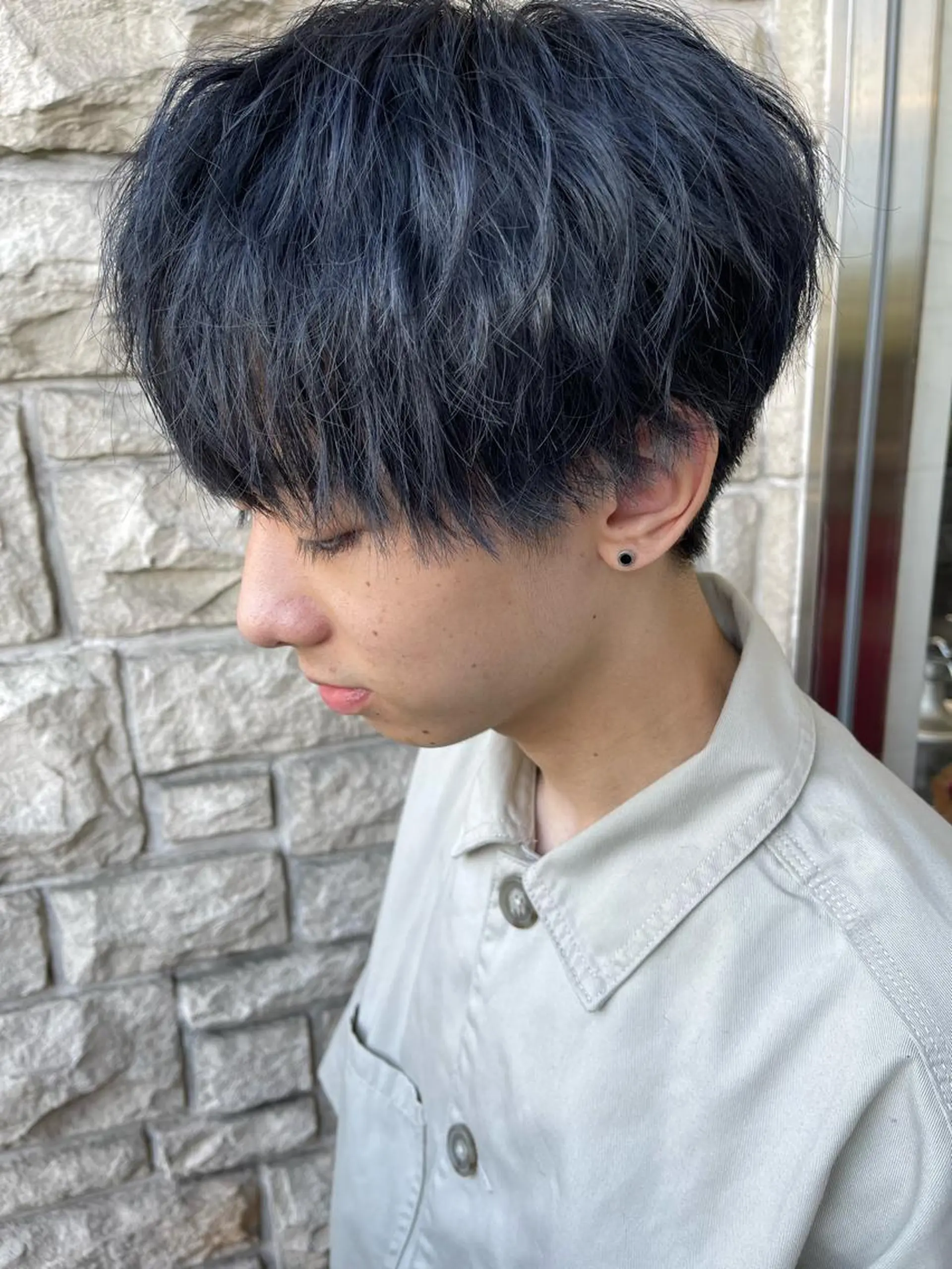 ショート カラー メンズ メンズブリーチ ブリーチ ネイビーカラー カット ヘアカラー トリートメント beautystadium529所属・高橋 裕利のヘアスタイル