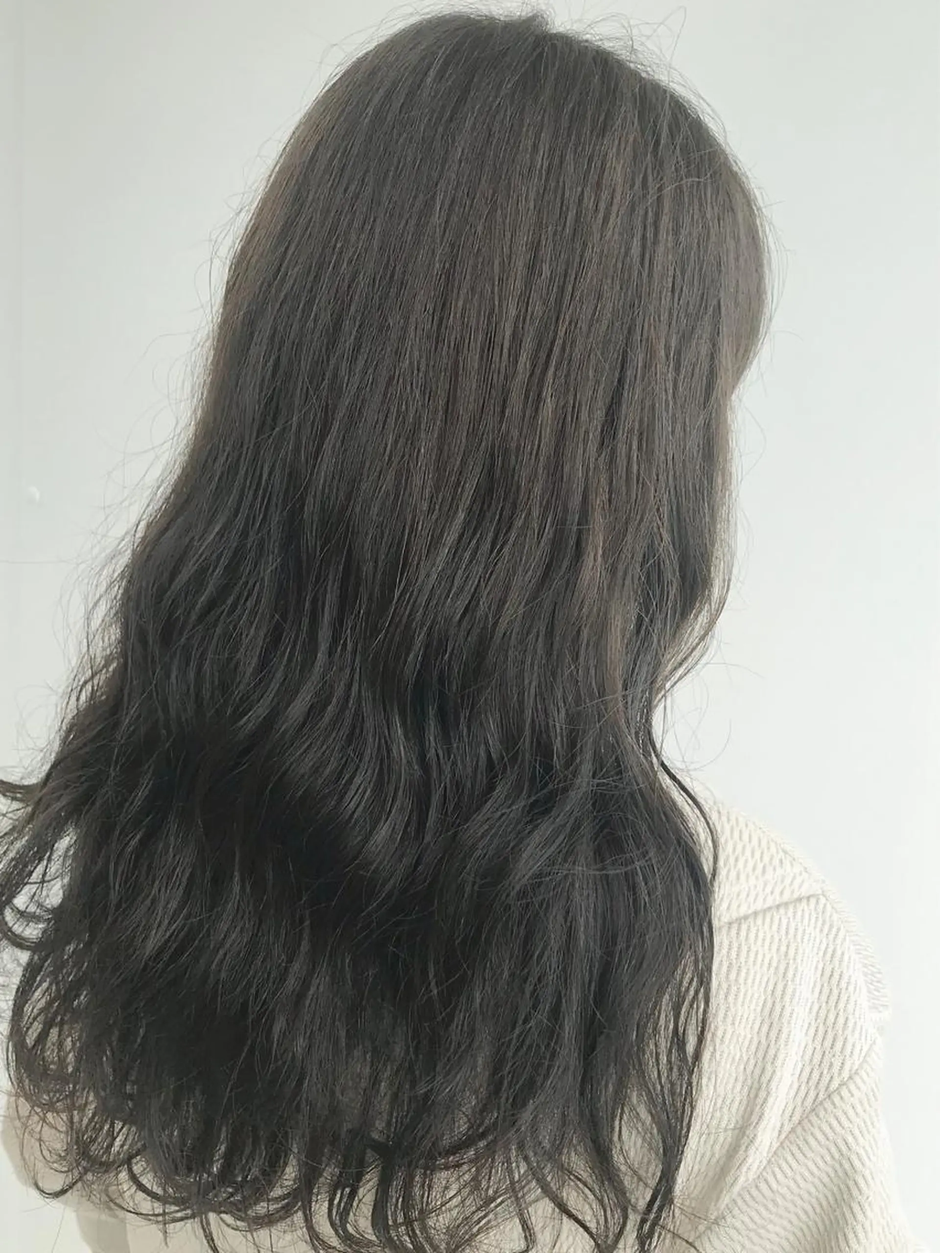 ロング カラー ブリーチ 透明感カラー グレージュ ブリーチなしカラー 神奈川大学最寄り白楽 三本松巧のヘアスタイル