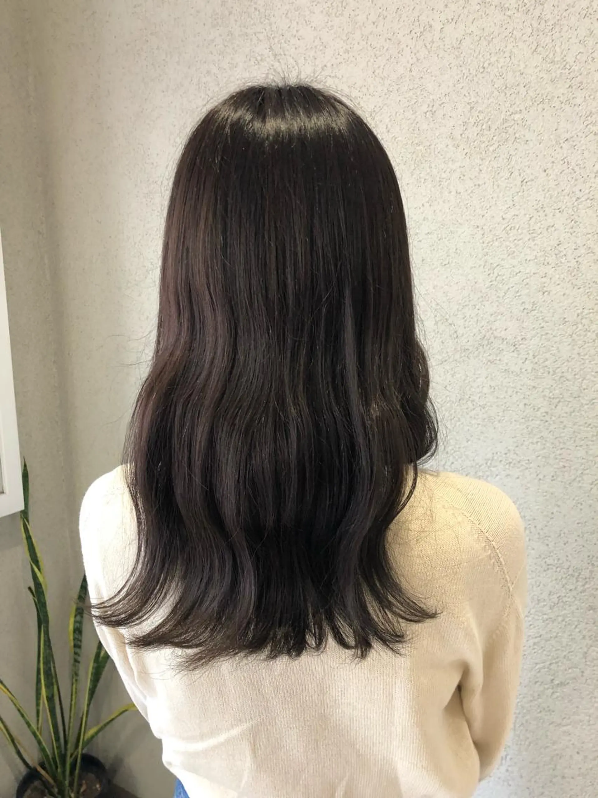 ロング カラー グレージュ オリーブグレージュ オリーブグレー ヘアカラー トリートメント 阿部 美咲のヘアスタイル