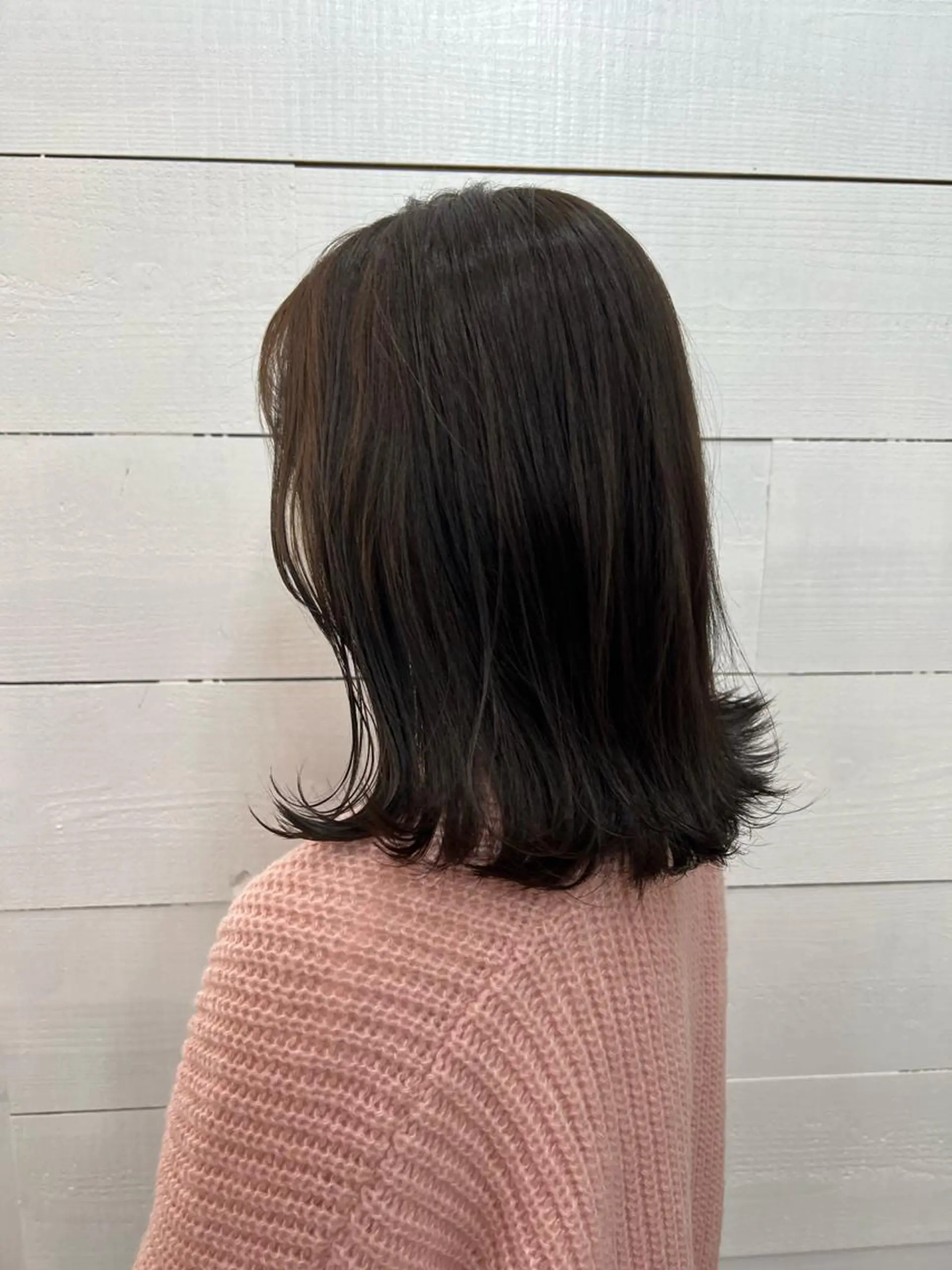 ミディアム カラー ベージュカラー オリーブベージュ LOMARLIE JURIAのヘアスタイル