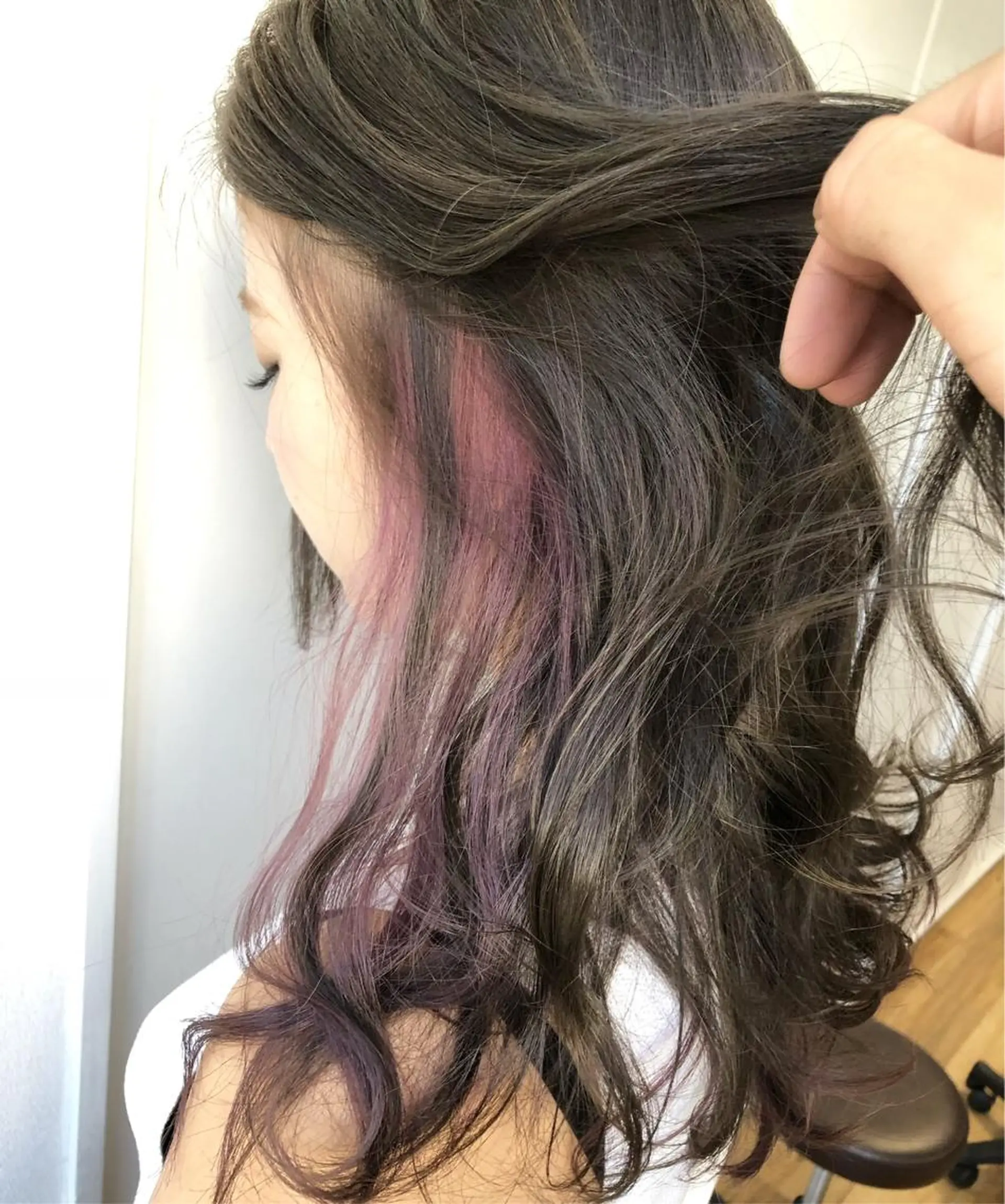 ミディアム カラー インナーカラー ピンクカラー パープルカラー カット ヘアカラー Le/a谷町 野上幹太のヘアスタイル