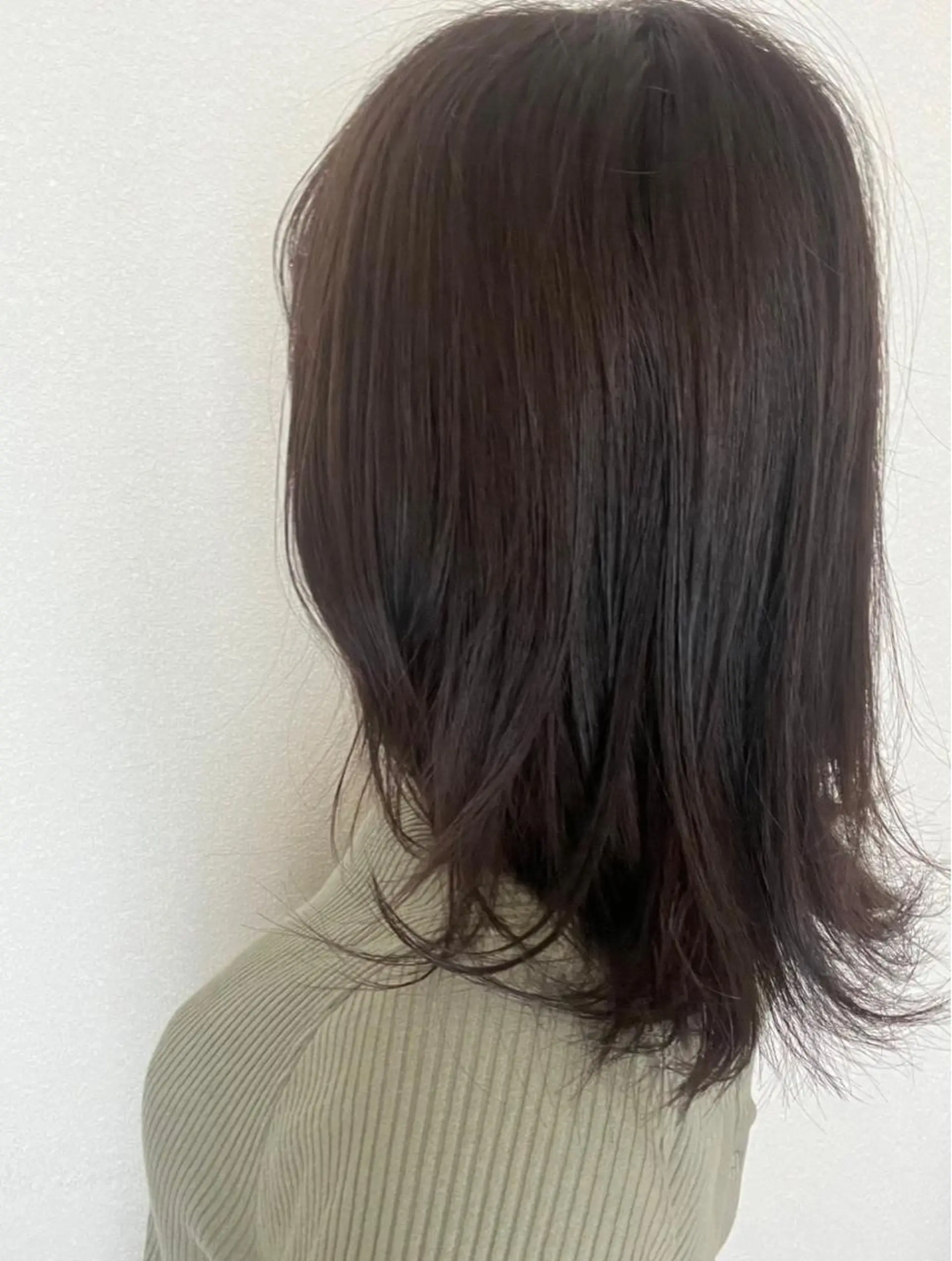 ミディアム カラー 小河 穂香のヘアスタイル