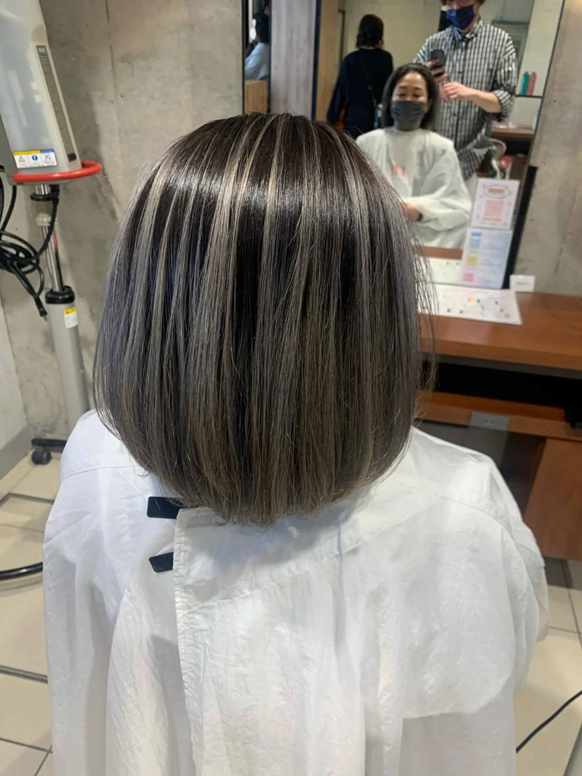 ショート カラー バレイヤージュ レイヤーカット AQUA 平田真一のヘアスタイル