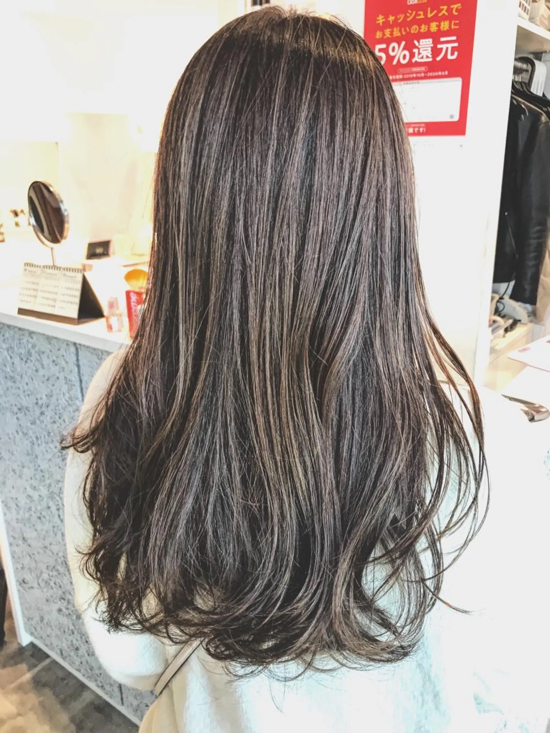 セミロング 所渉/韓国レイヤー /ウルフカットのヘアスタイル