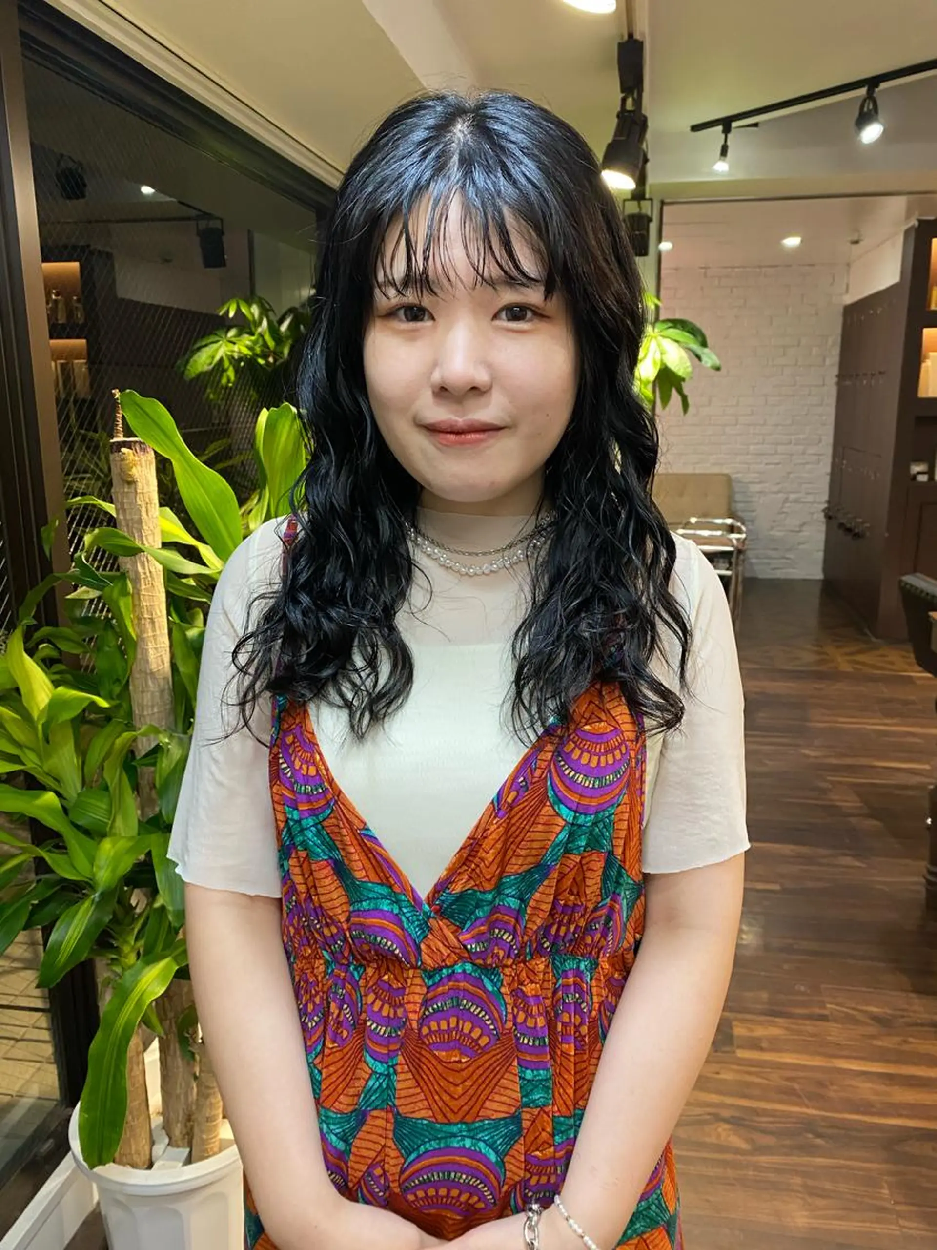 ロング カラー ヘアアレンジ 黒髪 ブルーカラー ブルーブラック 透明感カラー 韓国風ヘア 韓国ヘア×髪質 改善🇰🇷シオリのヘアスタイル
