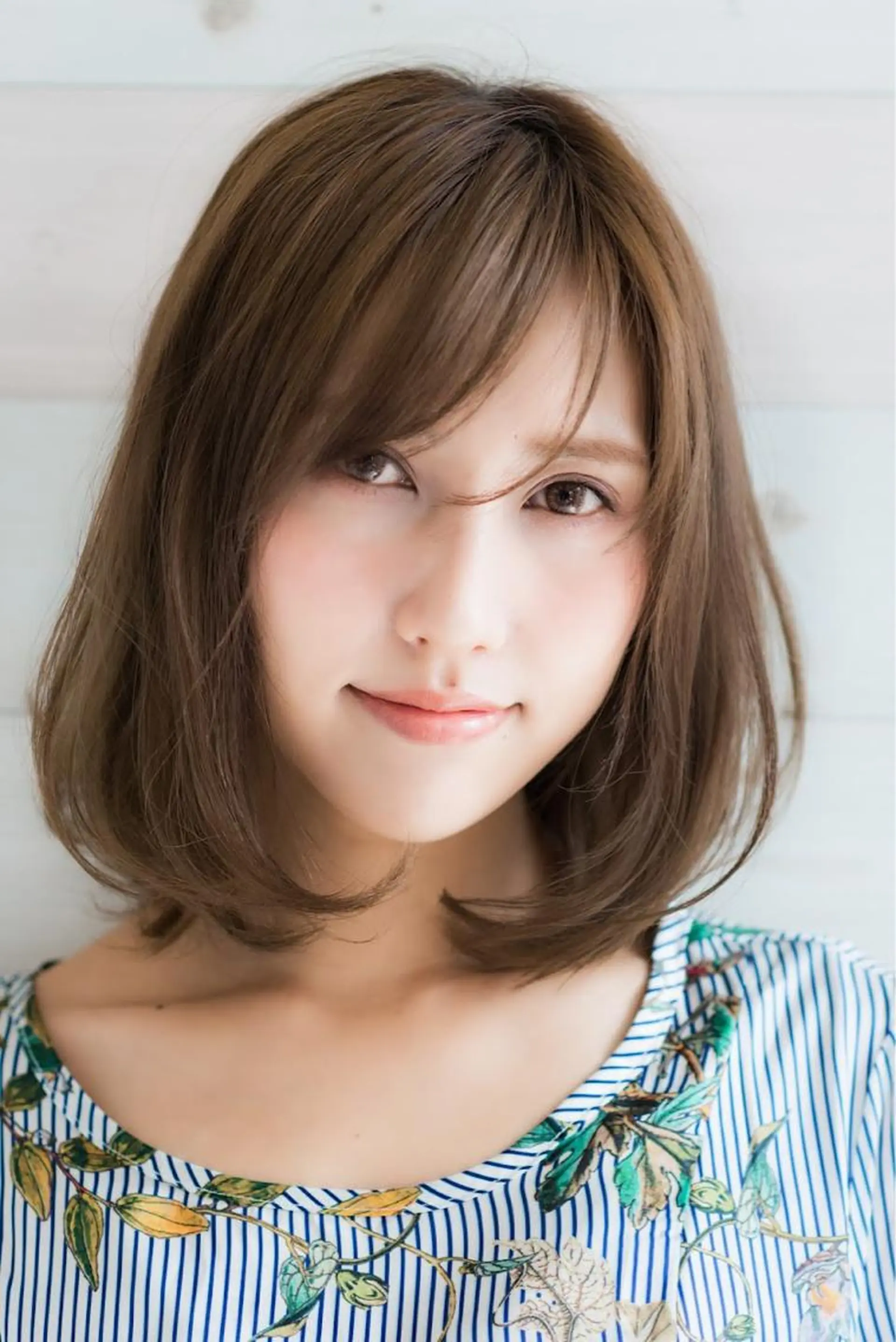 ミディアム カラー 小林 伯熙のヘアスタイル