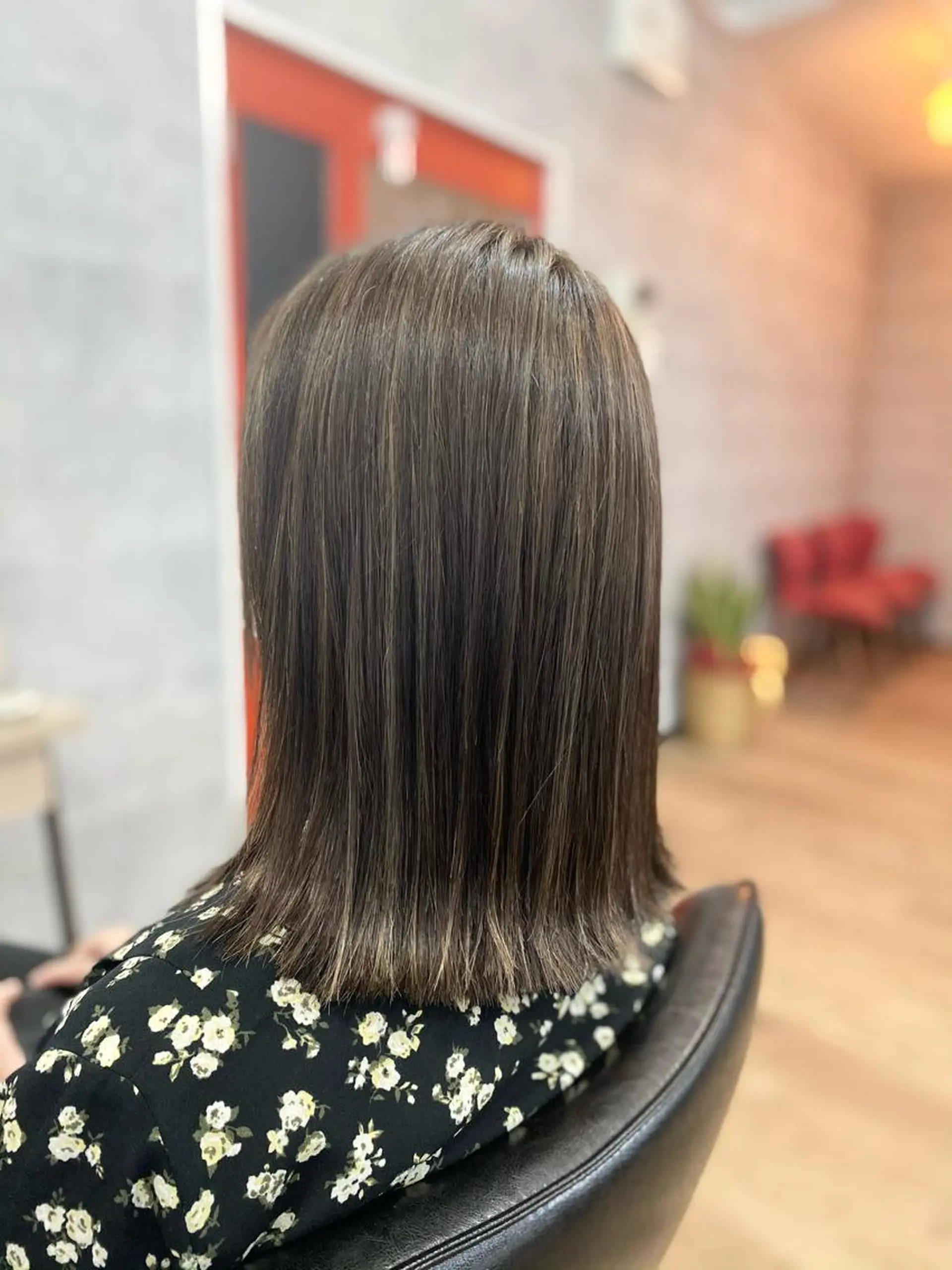 ミディアム ハイライト _White所属・ＳＨＩ ＺＵのヘアスタイル