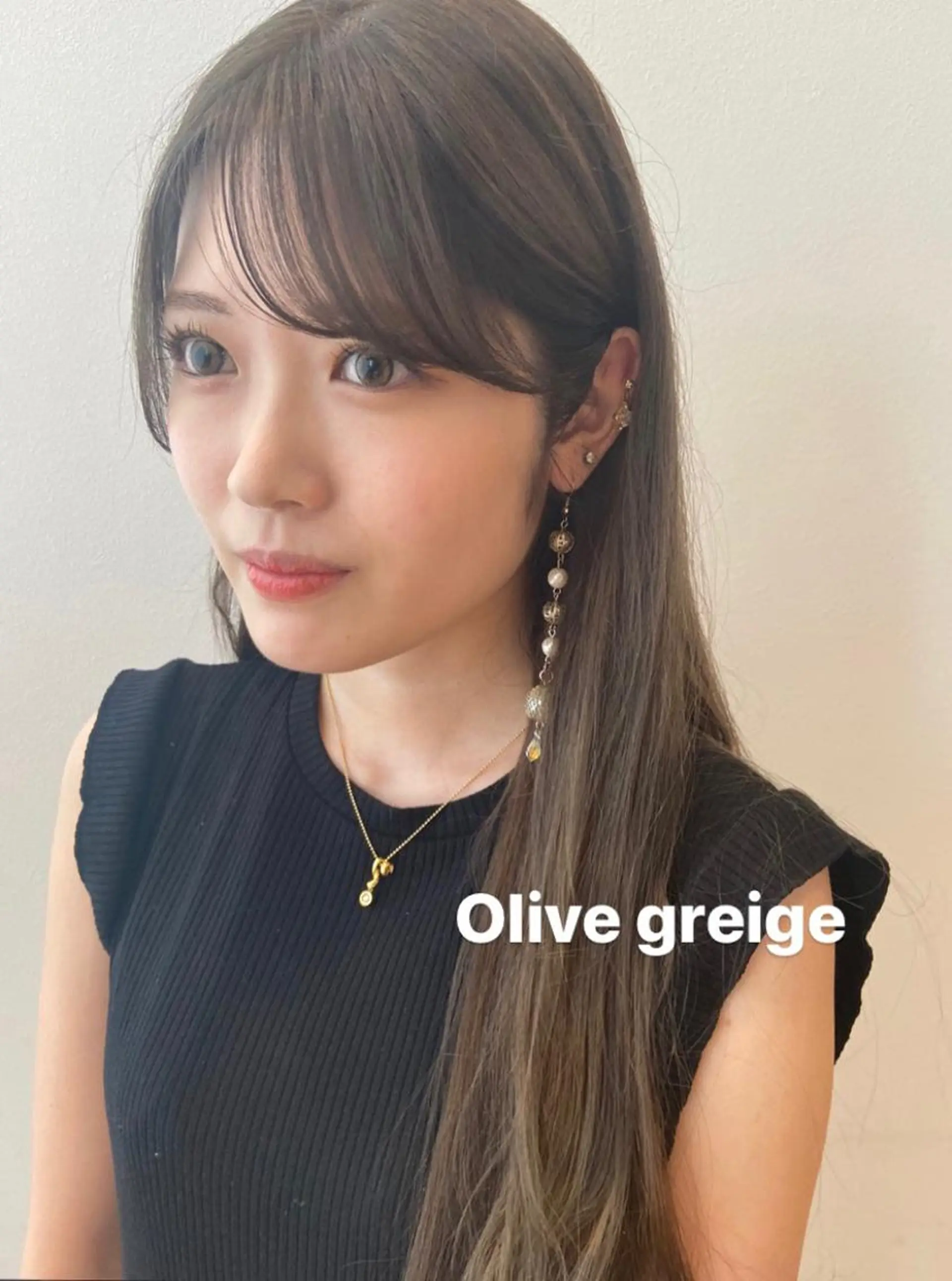 ロング カラー グレージュ オリーブグレージュ オリーブグレー I know所属・木下 奈々のヘアスタイル