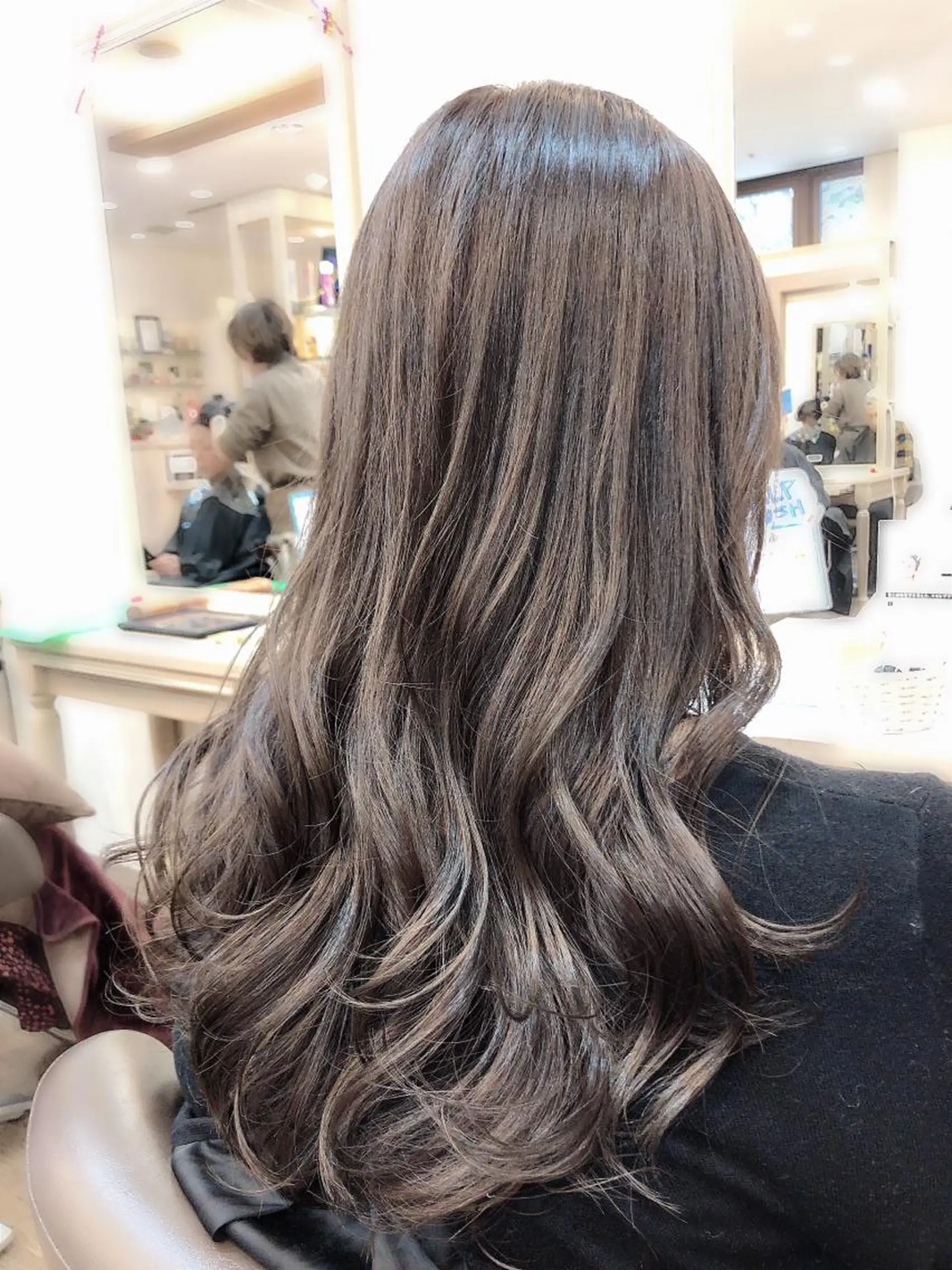 セミロング カラー イルミナカラー スターダスト ヘアカラー 尚平 髪質改善 大人のデザインカラーのその他イメージ