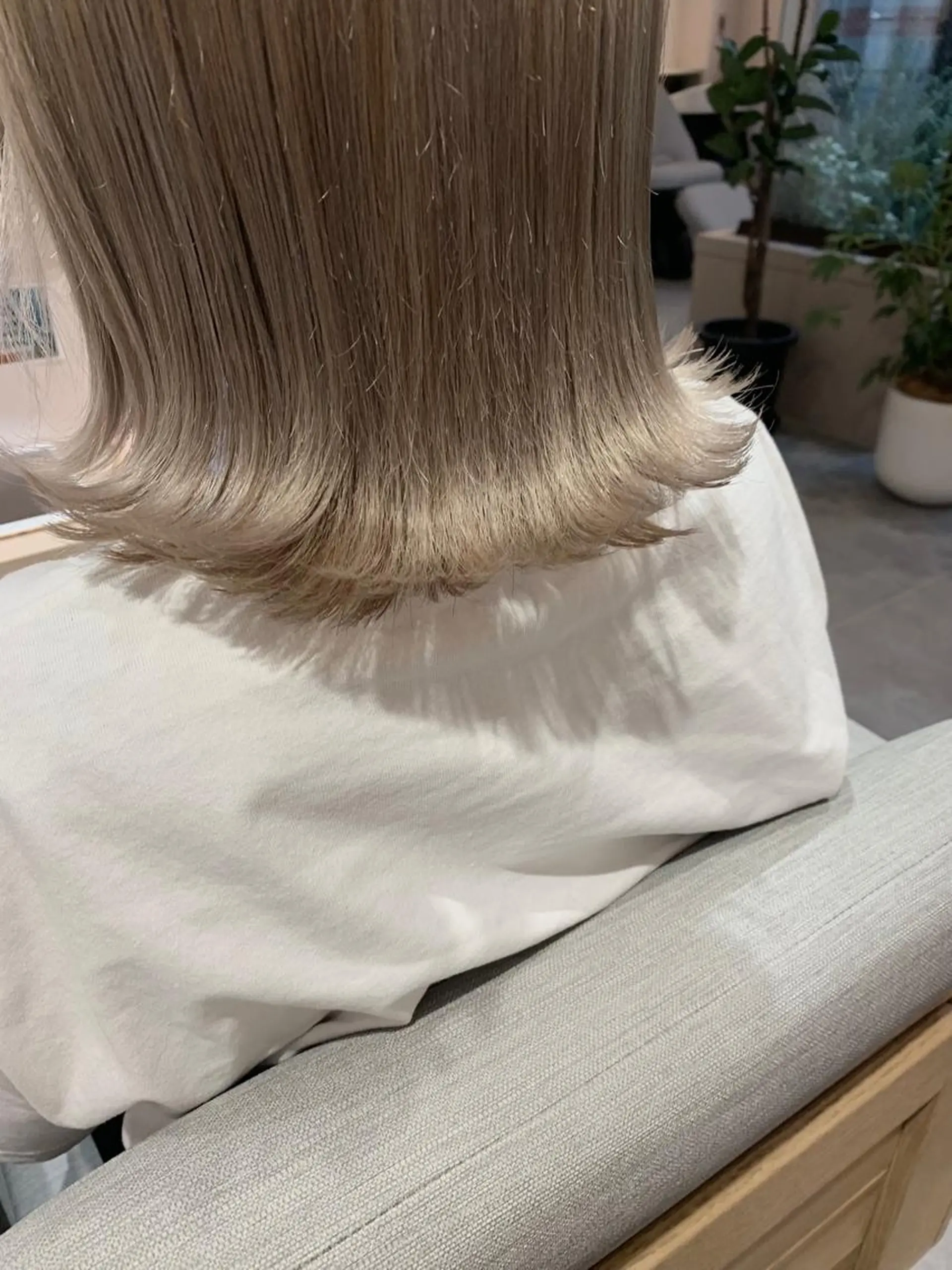 カラー ブロンド グレージュ シルバー rio .のヘアスタイル