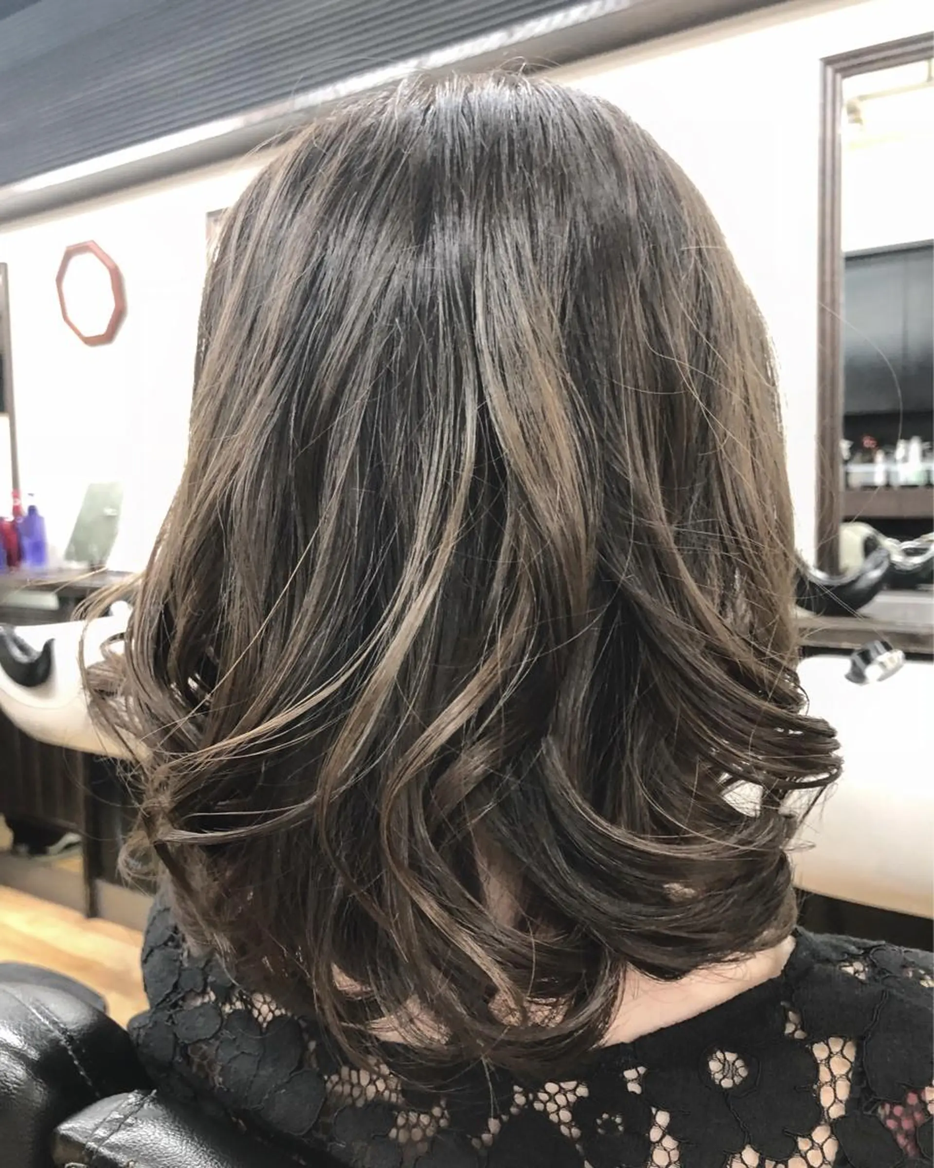セミロング カラー ブリーチ グラデーションカラー ブリーチなしカラー Snaly カラー特化ページのヘアスタイル