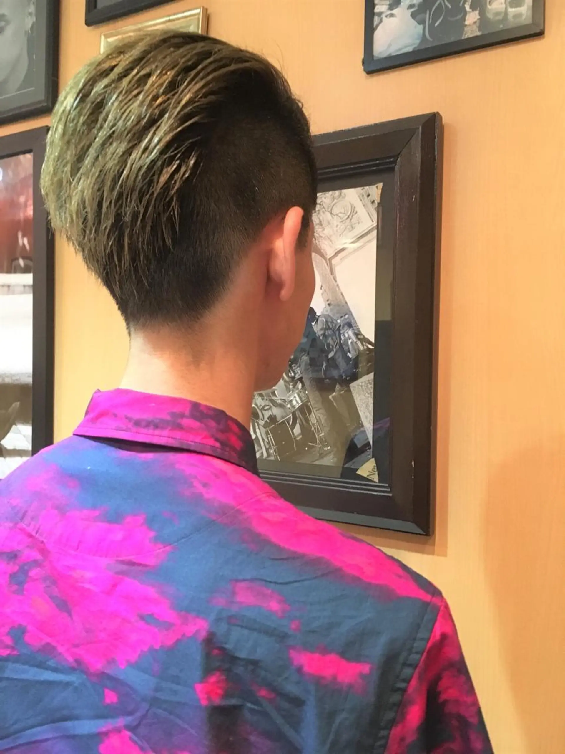 ショート カラー メンズ Drei.B.(ドライヴ)所属・ヨシダ アズサのヘアスタイル