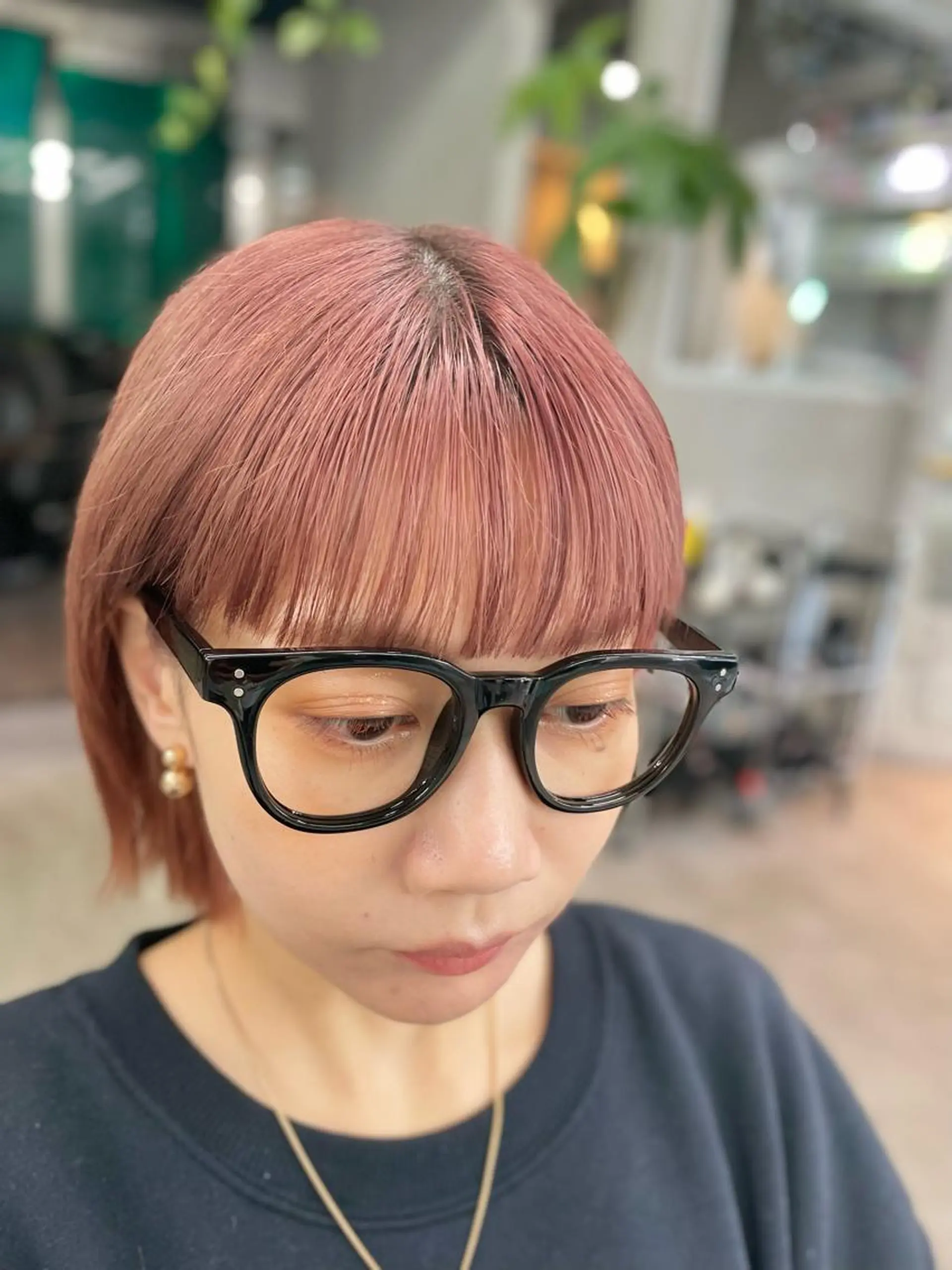ショート アッシュ ボブ くびれヘア ハイライト レイヤーカット 表参道/髪質改善/ 透明感/遠藤良祈のヘアスタイル