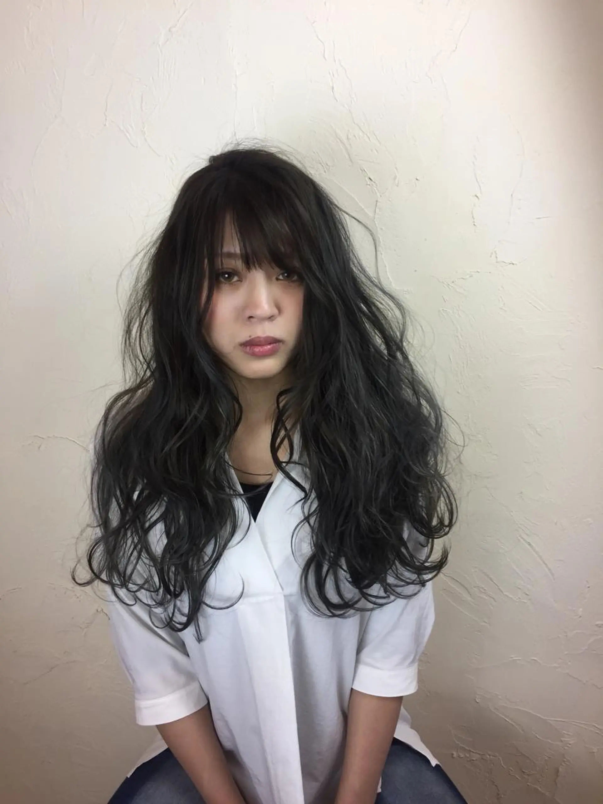 ロング 韓国レイヤー外国人風 透明感カラー髪質改善のヘアスタイル