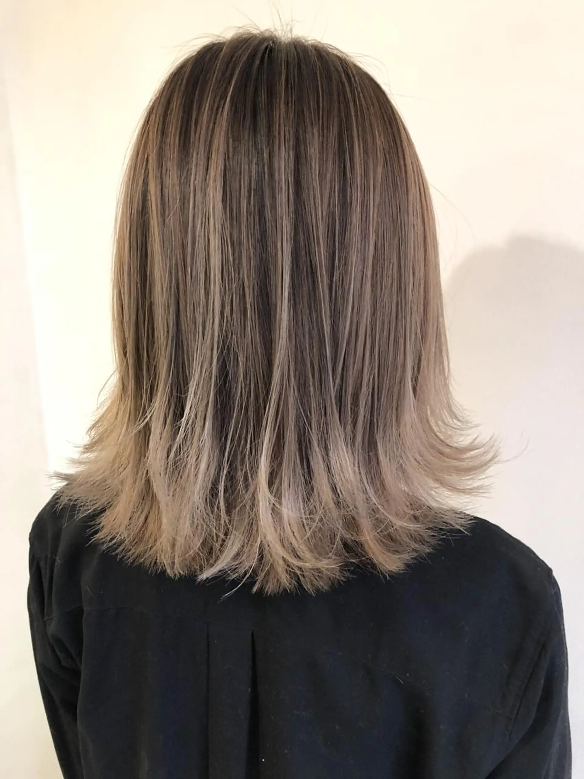ミディアム カラー バレイヤージュ ハイライトカラー ハイライト レイヤーカット WONK. ウォンク 心斎橋のヘアスタイル